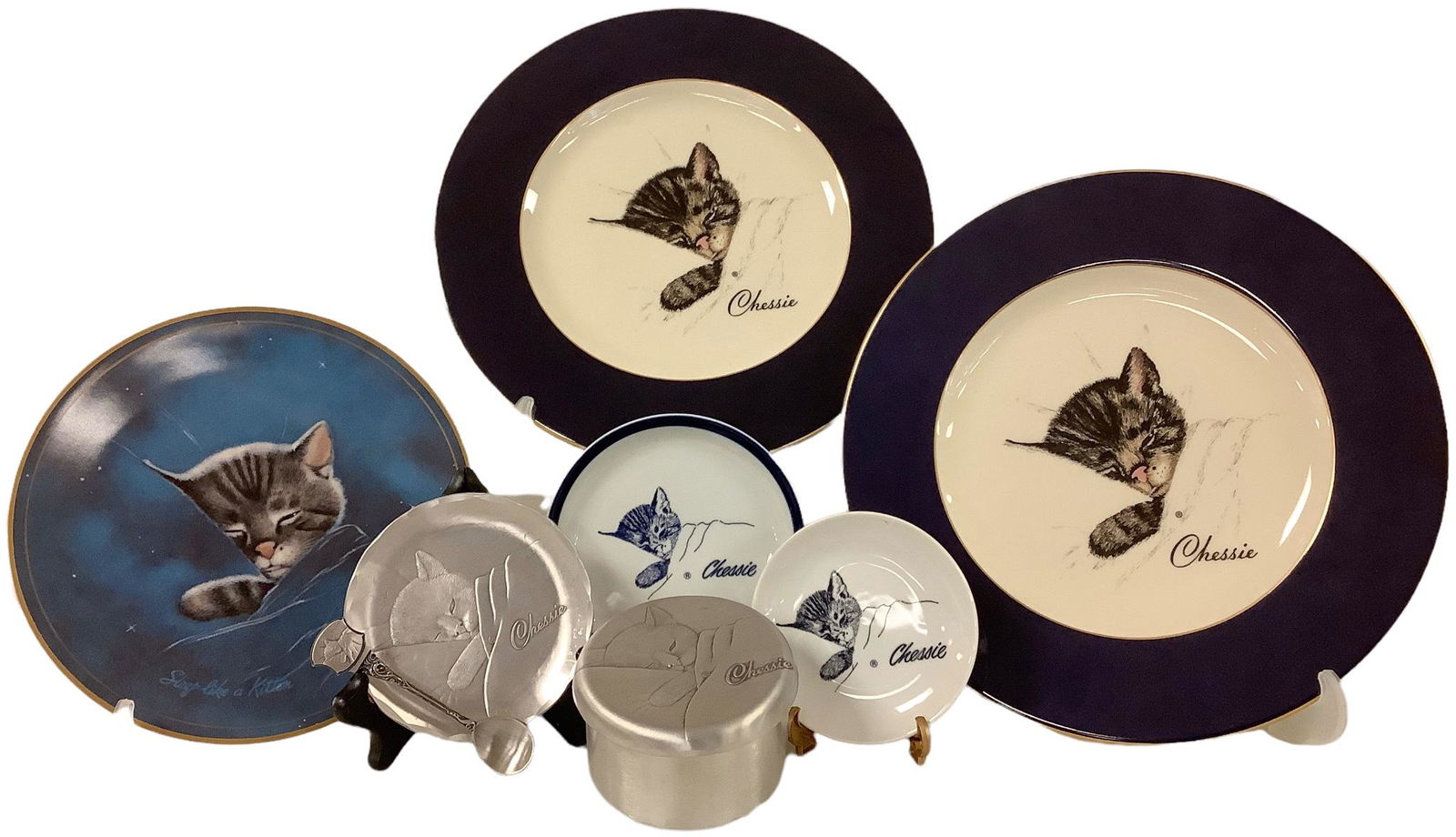 Lot of Chessie system railroad memorabilia including collector plates, spoon & trinket dish. Plates (1 of 4)