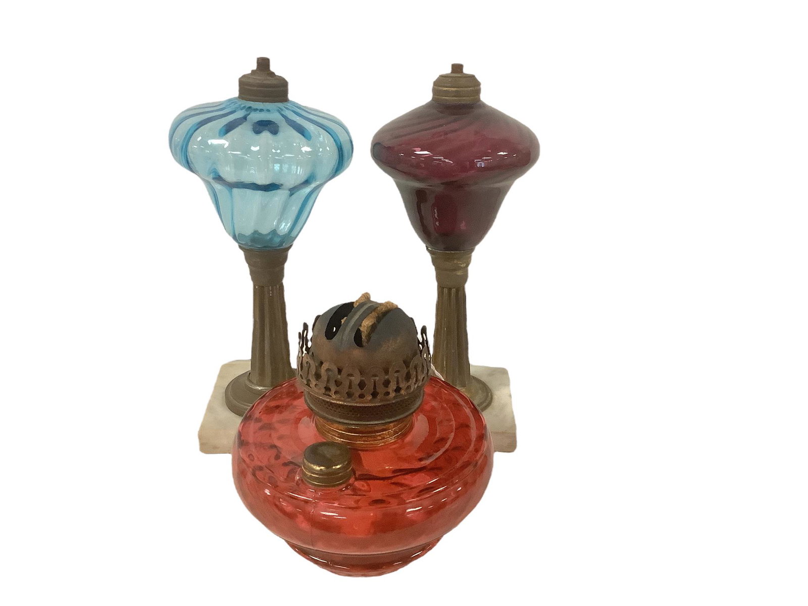 Lot including 3 oil lamps. 2 whale oil lamps and 1 double wick lamp font.: Lot including 3 oil lamps. 2 whale oil lamps and 1 double wick lamp font.
