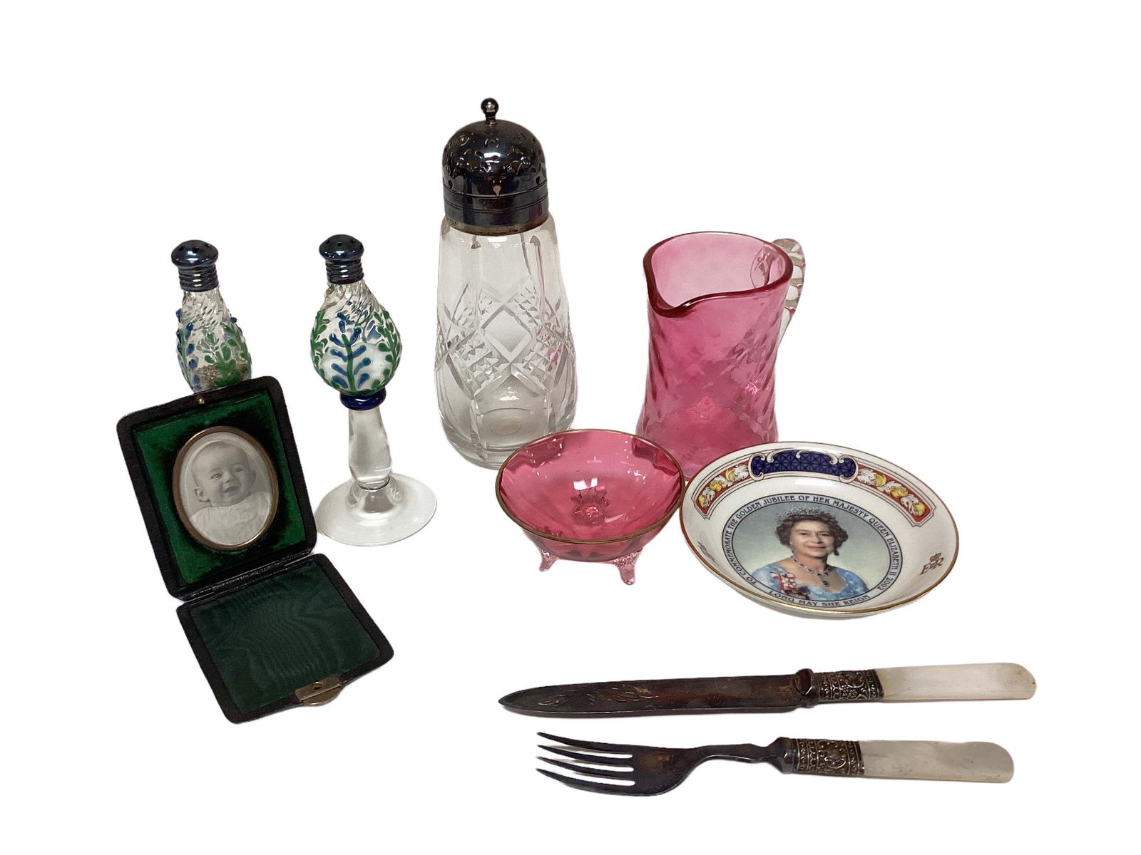 Vintage glass salt and pepper shaker. no name. 5.5” tall. Vintage 2.5” x 3” black (1 of 1)