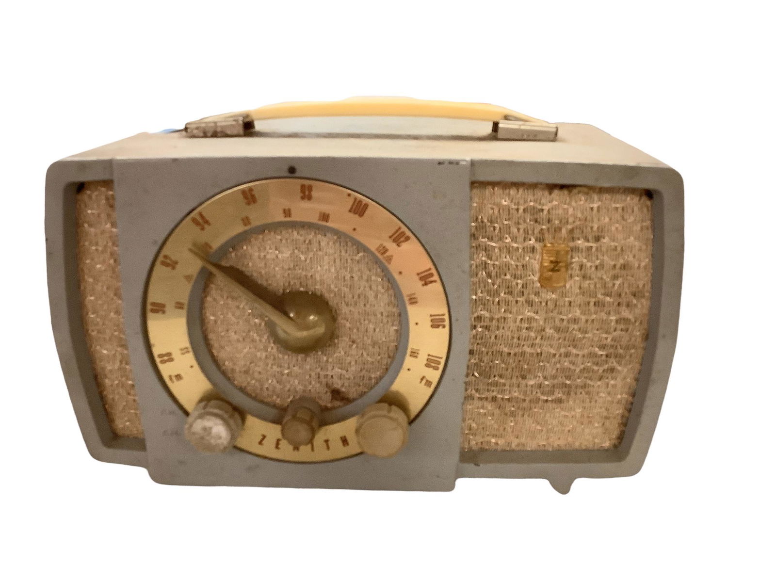 Vintage zenith FM radio measuring 12.75” long x 7.75” tall x 7.25” deep. Not: Vintage zenith FM radio measuring 12.75” long x 7.75” tall x 7.25” deep. Not tested.