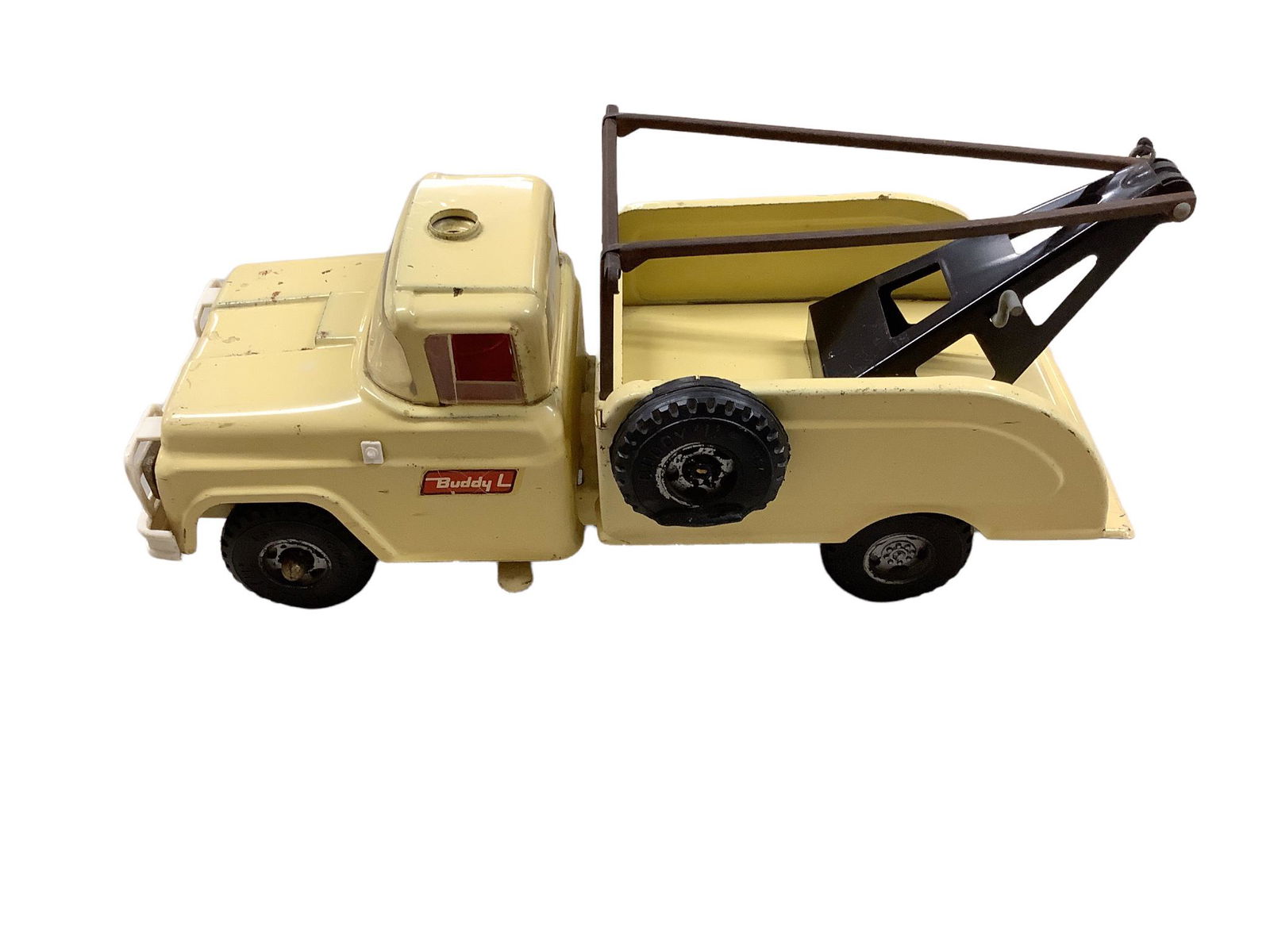 Buddy L tow truck15" long 6" high.: Buddy L tow truck15" long 6" high.