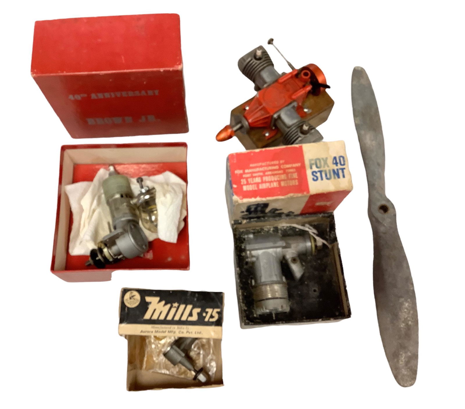 Model Plane gas engines. 4 engines and 15" long metal propeller. (1 of 2)