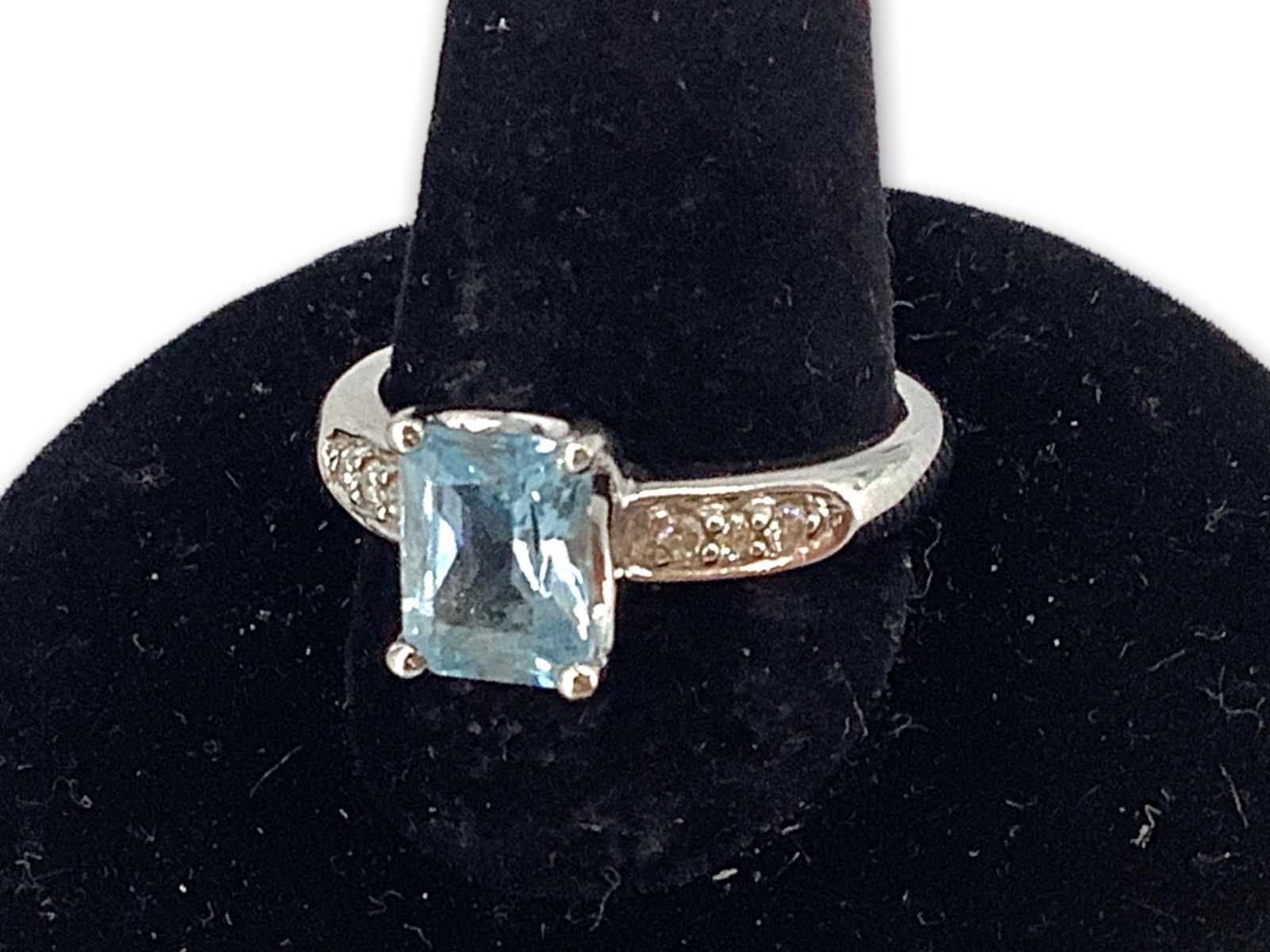 18kt White Gold Diamond & Topaz Ring (1 of 3)