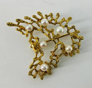 Ilias Lalaounis 18kt Yellow Gold and Pearls Pin: Ilias Lalaounis 18kt Yellow Gold and Pearls Pin Stamped and tested 750/18kt yellow gold, dendritic motif, measures 38.0mm, 9.3 grams total weight, signed Lalaounis. Made in Greece. Adorned with six pe