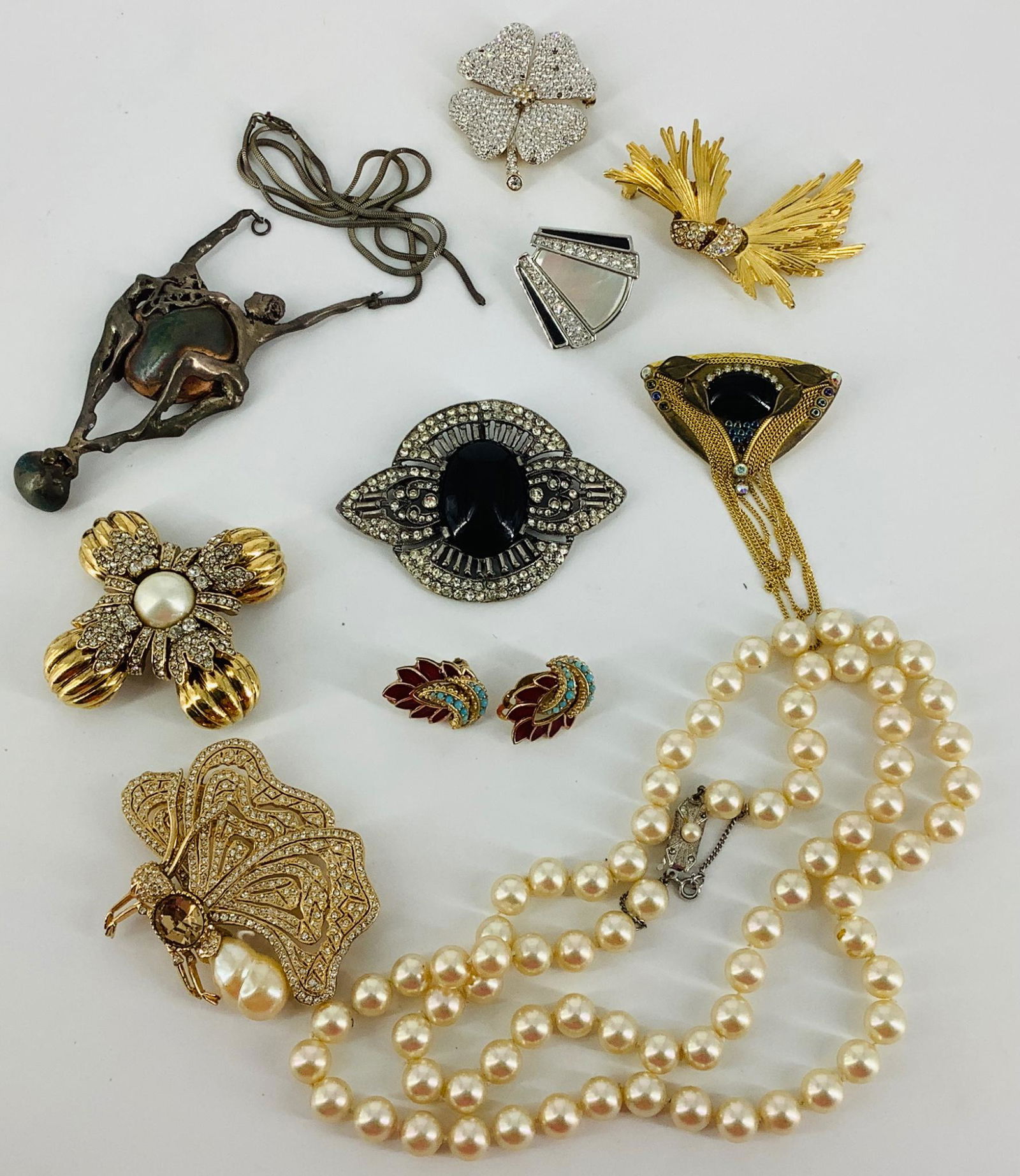 (7) Pins (1) Broken Silver Tone Necklace (1) Pair Of Gold Tone Earrings& (1) Faux Pearl Necklace (1 of 11)