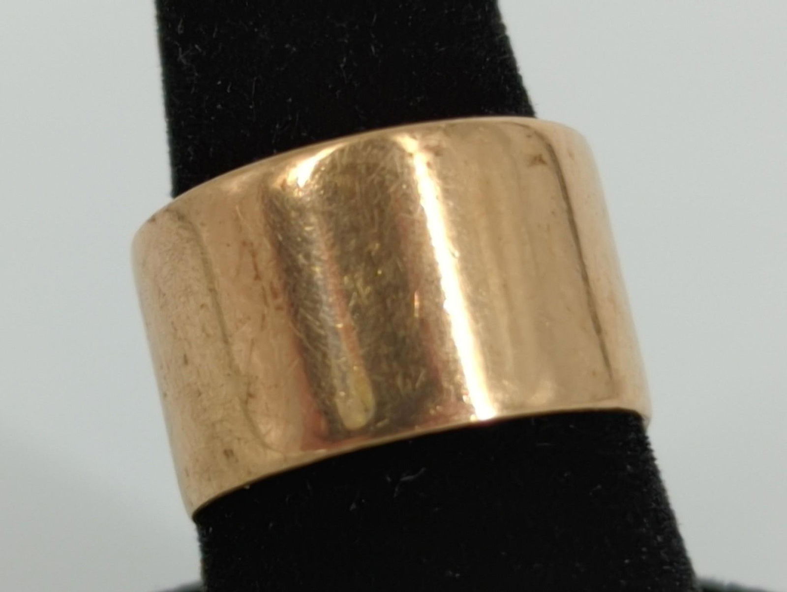 Vintage 14kt Yellow Gold Wedding Band (1 of 4)