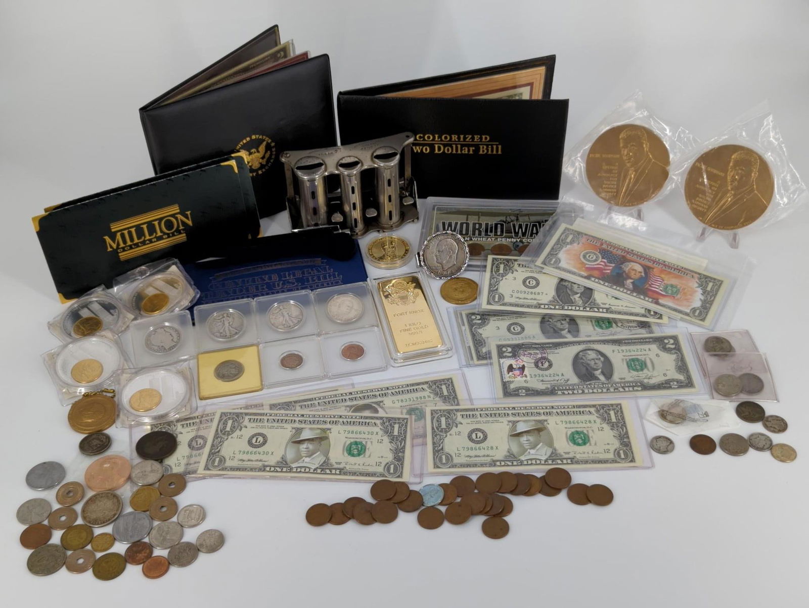 Large Lot Of Collectors Items (1 of 7)