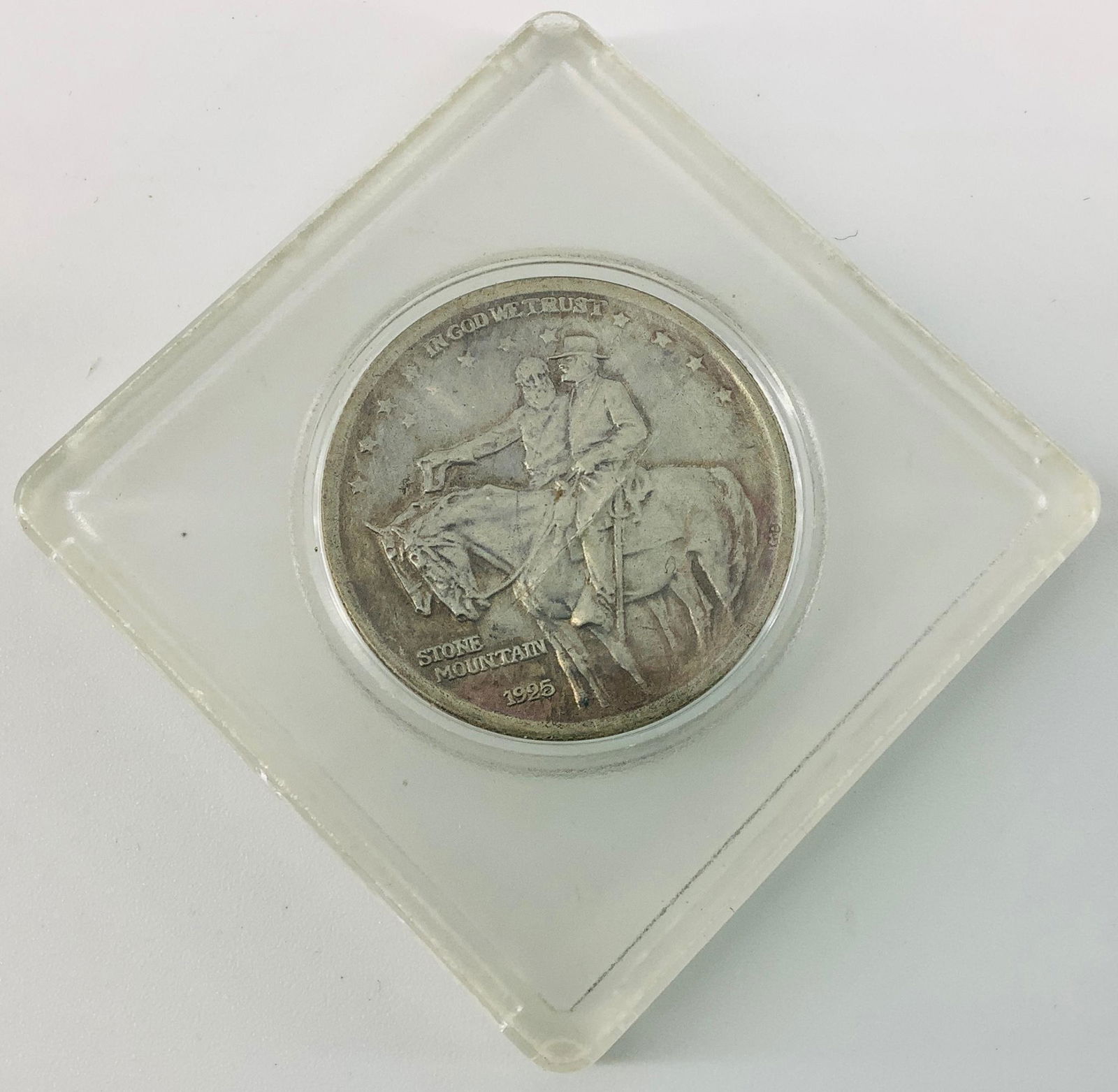 (1) Collectors Coin In Case, 1925 Stone Mountain Half Dollar (1 of 2)
