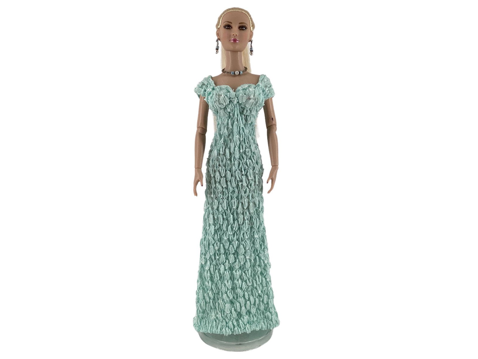Robert Tonner blonde ponytail 16" doll wearing a aqua stretch floor length dress off the shoulders,: Robert Tonner blonde ponytail 16" doll wearing a aqua stretch floor length dress off the shoulders, beaded necklace and matching dangle earrings and white faux leather slip in high heel shoes. Doll ha