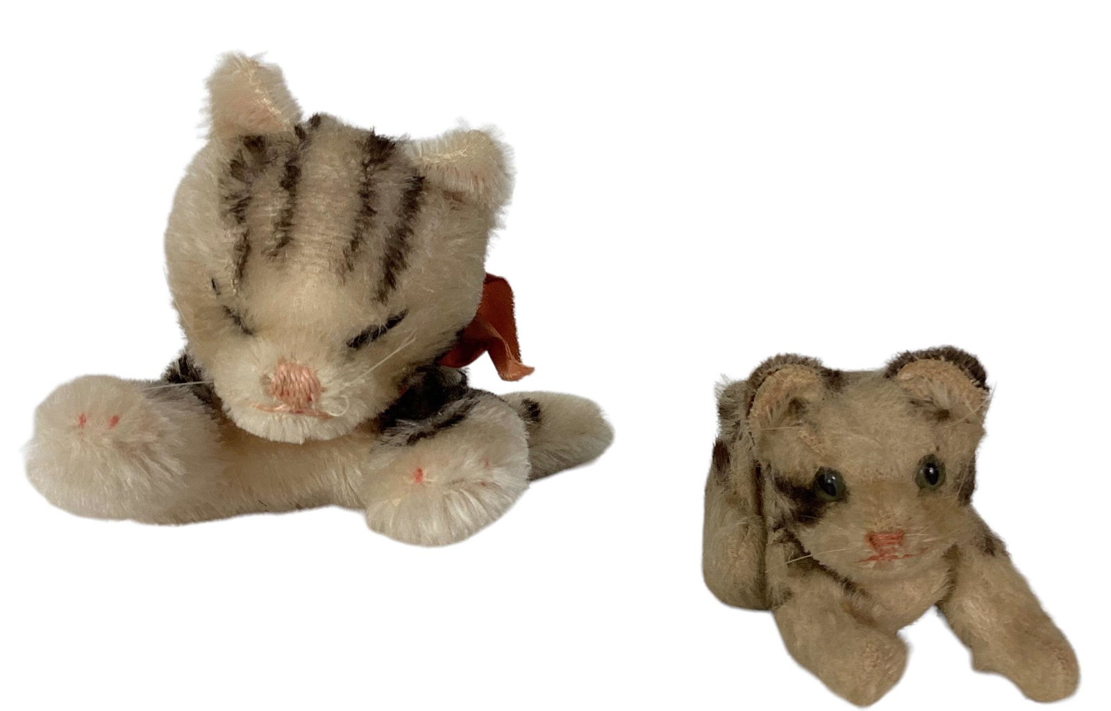 Pair of possibly Steiff "Floppy Kitty" 10" & 6". Neither have tags, no COA or box.: Pair of possibly Steiff "Floppy Kitty" 10" & 6". Neither have tags, no COA or box.
