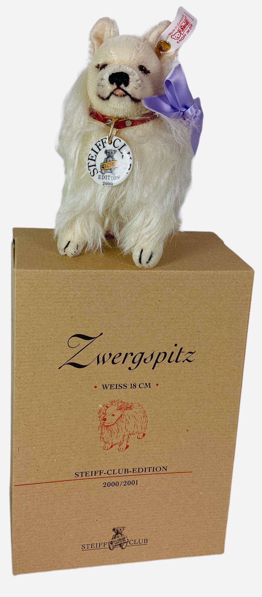 7" x 7" Steiff Toy German Spitz white 18, 2000/2001, wearing a medallion, Club Edition, tagged, COA: 7" x 7" Steiff Toy German Spitz white 18, 2000/2001, wearing a medallion, Club Edition, tagged, COA and box.