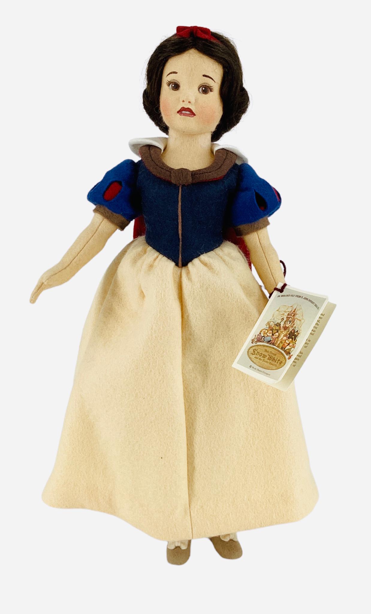 R.John Wright Walt Disney's Snow White "Princess" #0070/2500, tag sewn on dress, RJW button with (1 of 3)