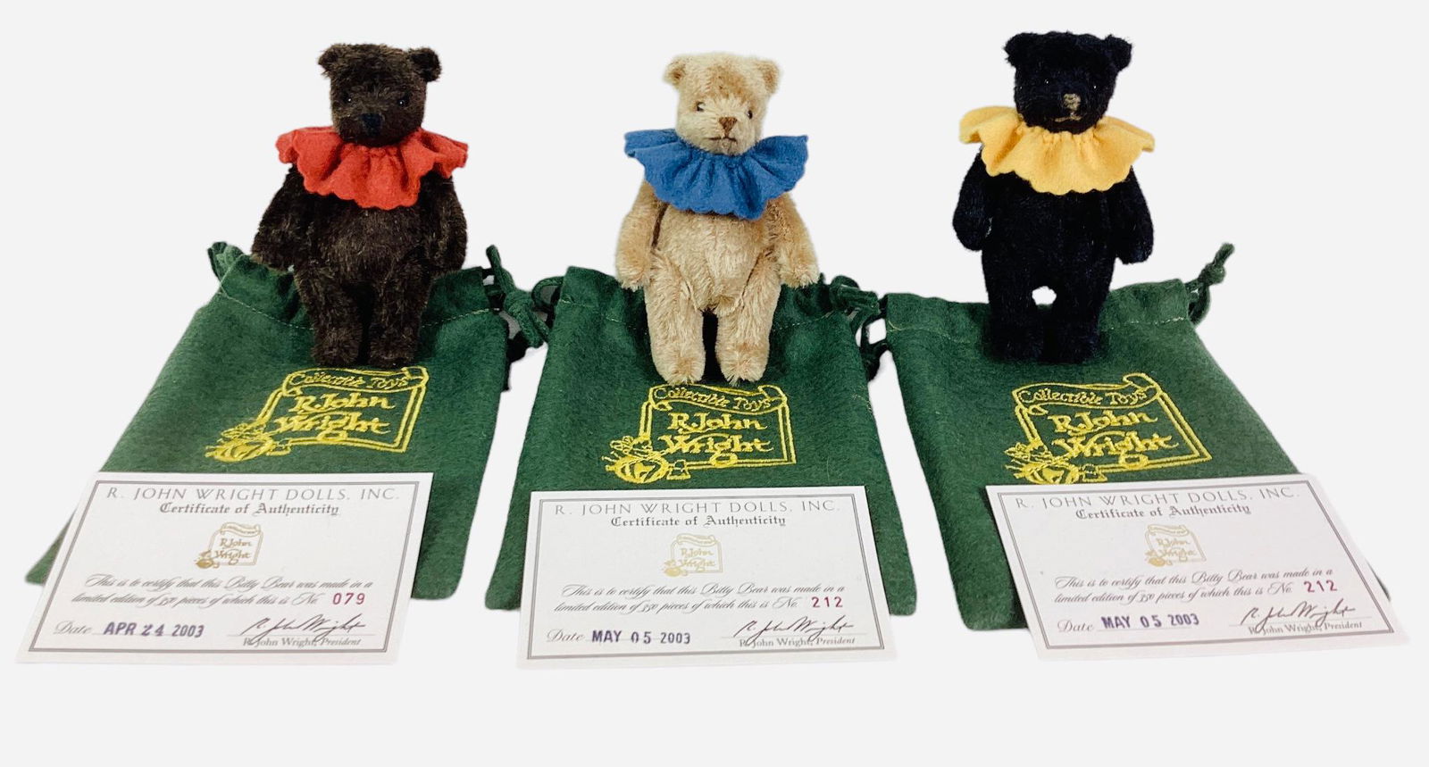 Lot 3 R. John Wright Bitty Bears, Beige and Black No.212/350, Brown No.079/350. All 3 with COA's,: Lot 3 R. John Wright Bitty Bears, Beige and Black No.212/350, Brown No.079/350. All 3 with COA's, cloth bags and buttons.
