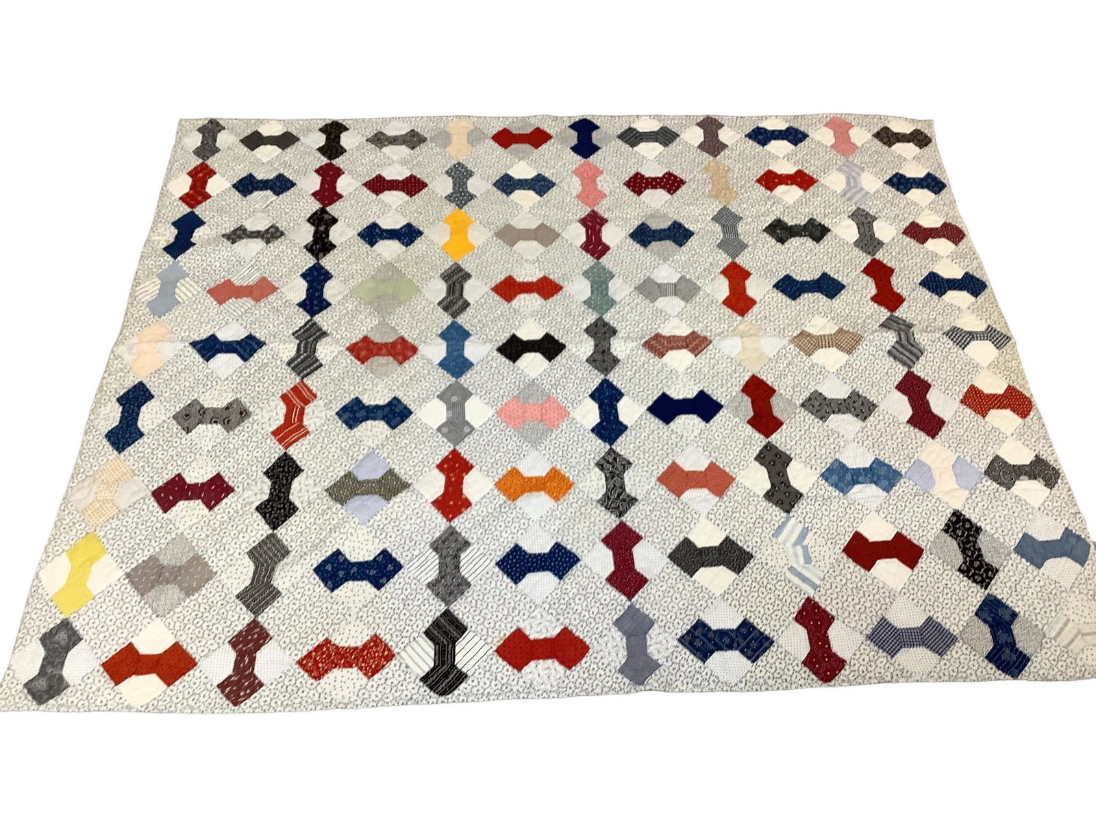 Lovely 60" x 77" quilt. Some small minor stains.: Lovely 60" x 77" quilt. Some small minor stains.