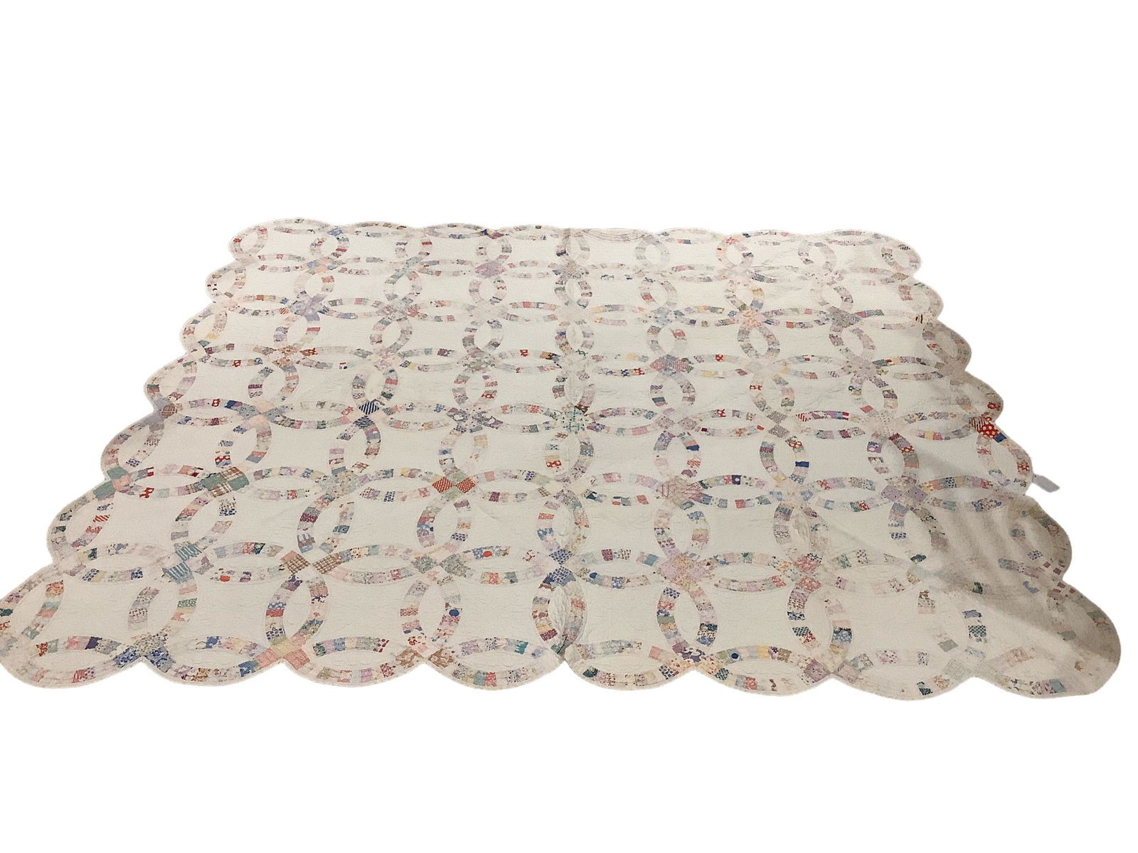 Vintage handmade double Wedding ring quilt measuring 80 x 90". (1 of 2)