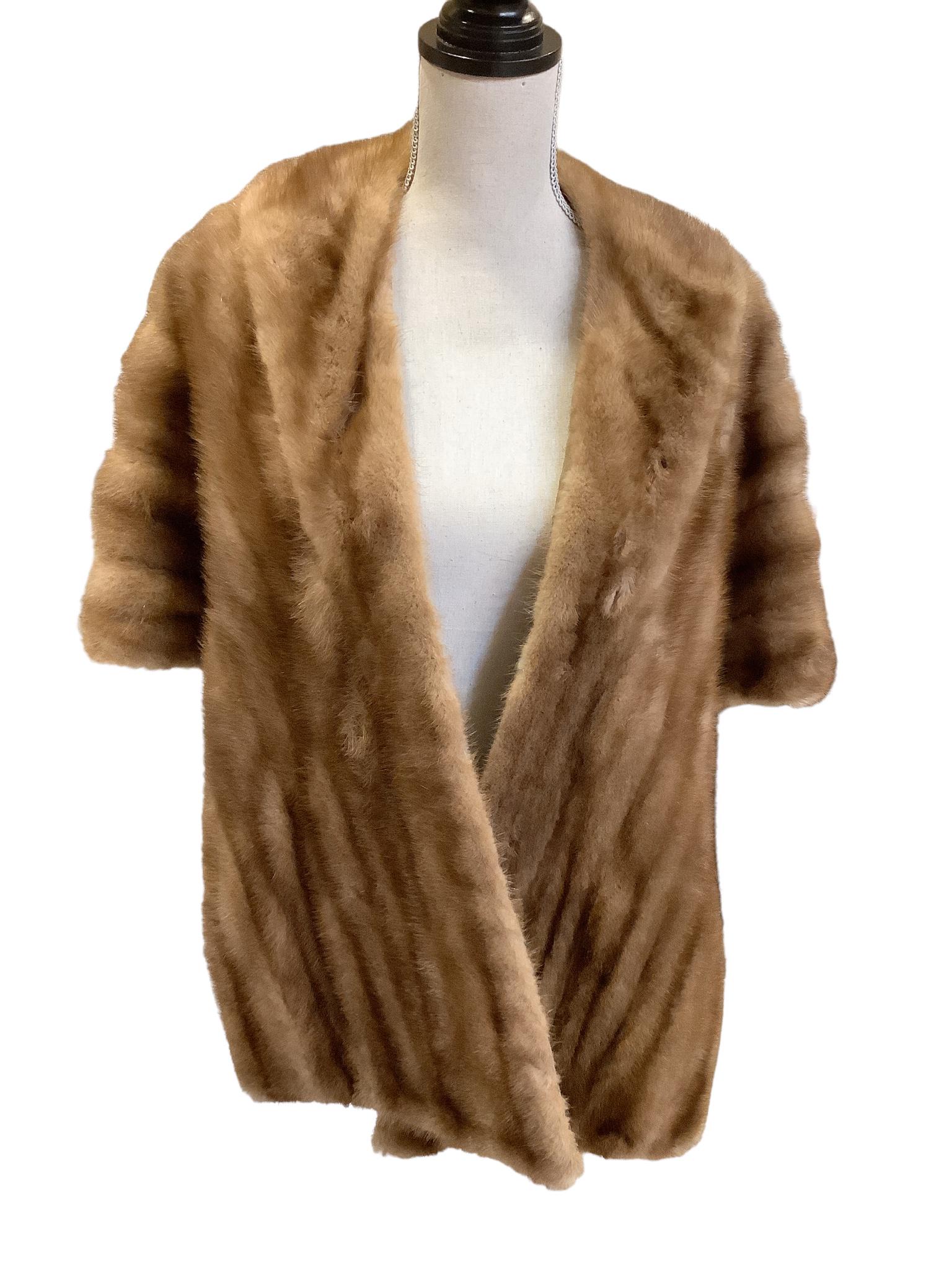 Natural fur over the shoulder mink stole: Natural fur over the shoulder mink stole