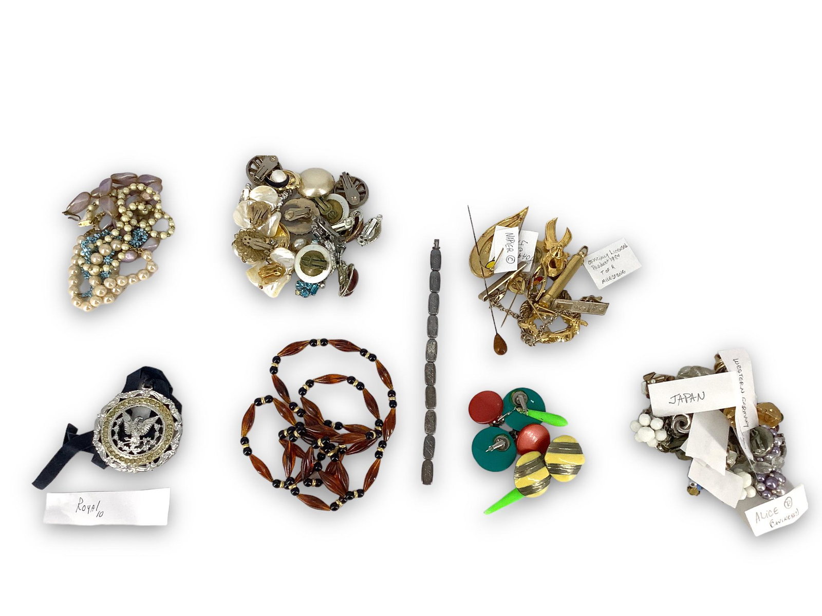 Assorted Fashion Jewelry and Accessories (1 of 8)