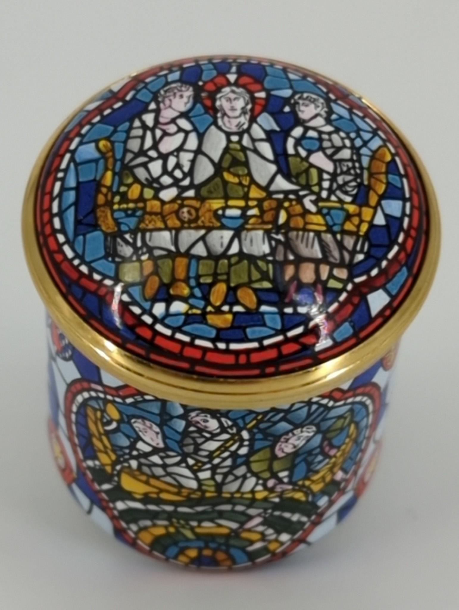 Halcyon Days Enamel Keepsake Box - Mulberry Hall York: Halcyon Days Enamel Keepsake Box - Mulberry Hall York Bone china with fine enameling, signed Halcyon Days on bottom, minimal wear - good condition overall, measures approximately 37.5mm x 28.0mm in si