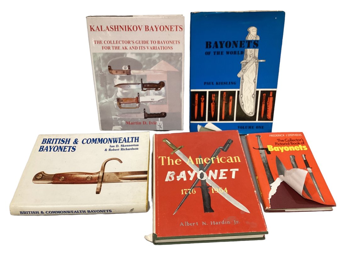 Lot of 5 bayonets books.: Lot of 5 bayonets books.