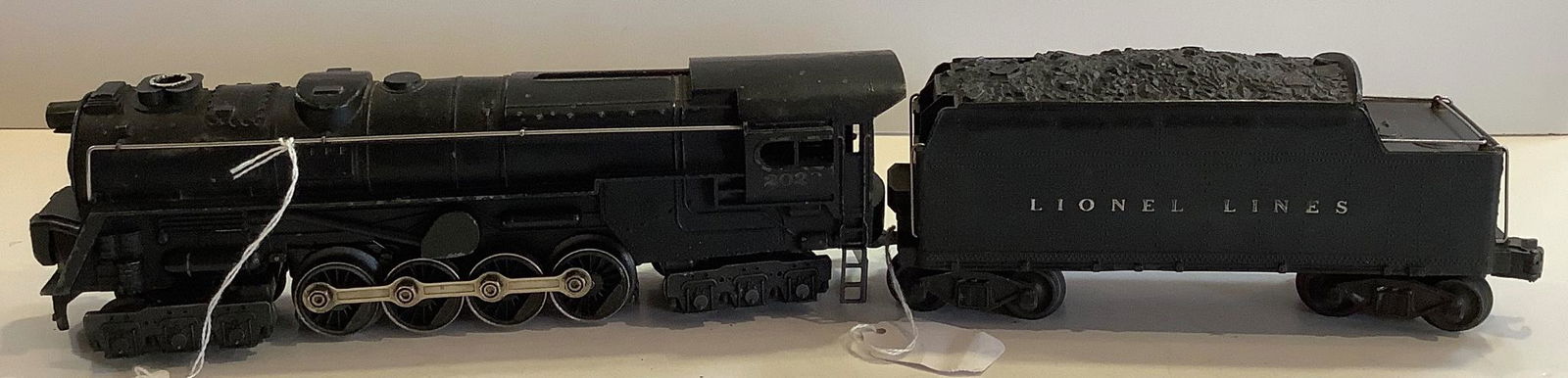 Lionel post war 2020 turbine with 2466 WX tender with boxes (1 of 1)