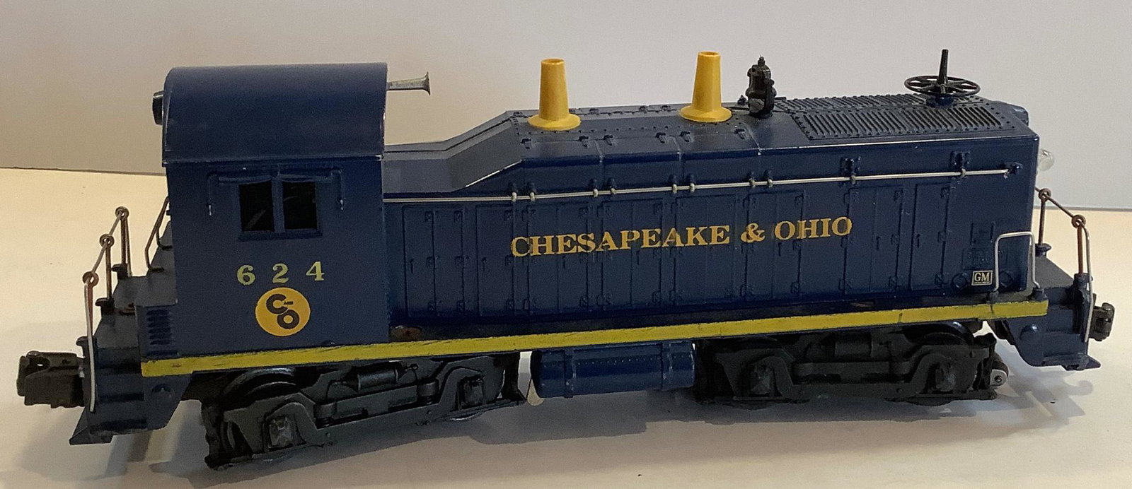 Lionel post war 624 C & O switcher: Lionel post war 624 C & O switcher