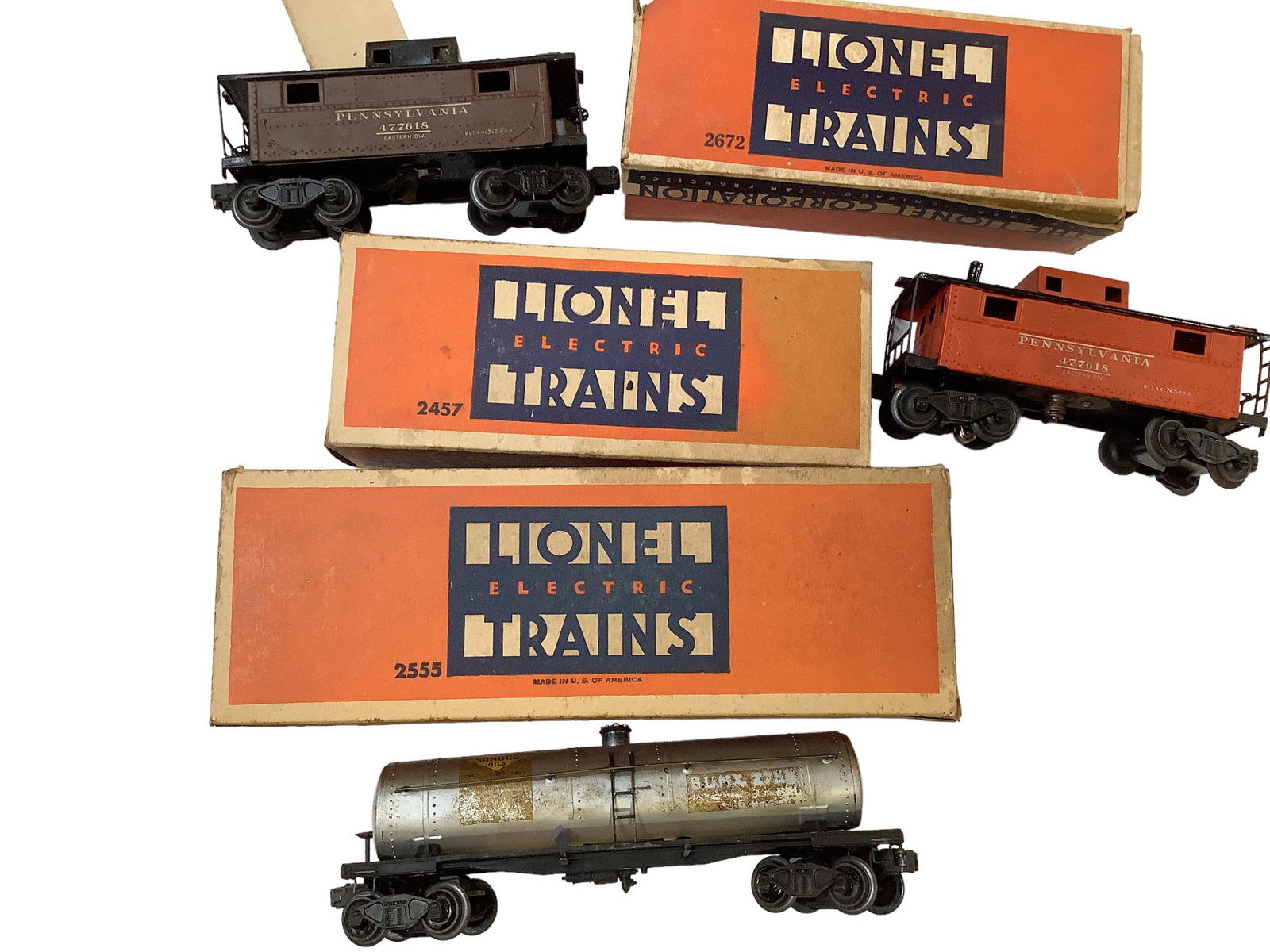 Lionel Post War Lot of 3 freight cars with boxes, 2555 Tank car, 2457 Caboose with roof painted (1 of 2)
