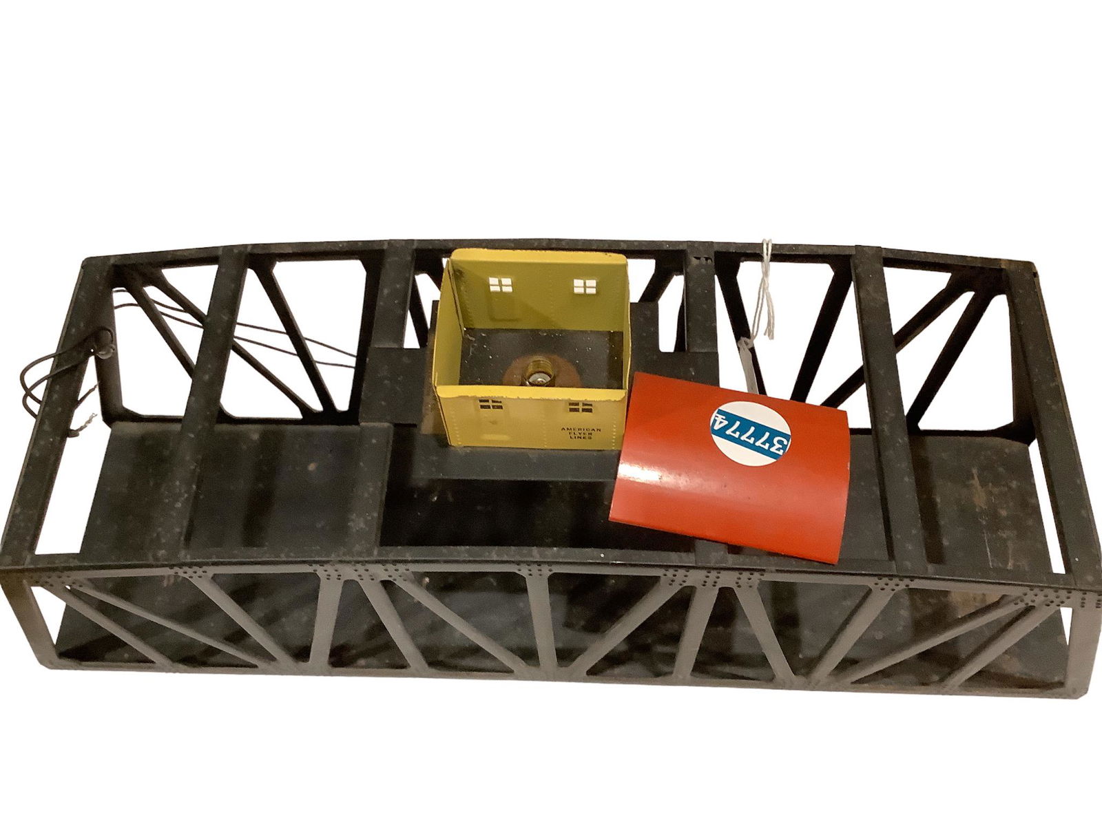 American flyer post war accessories #750 bridge with light (1 of 1)