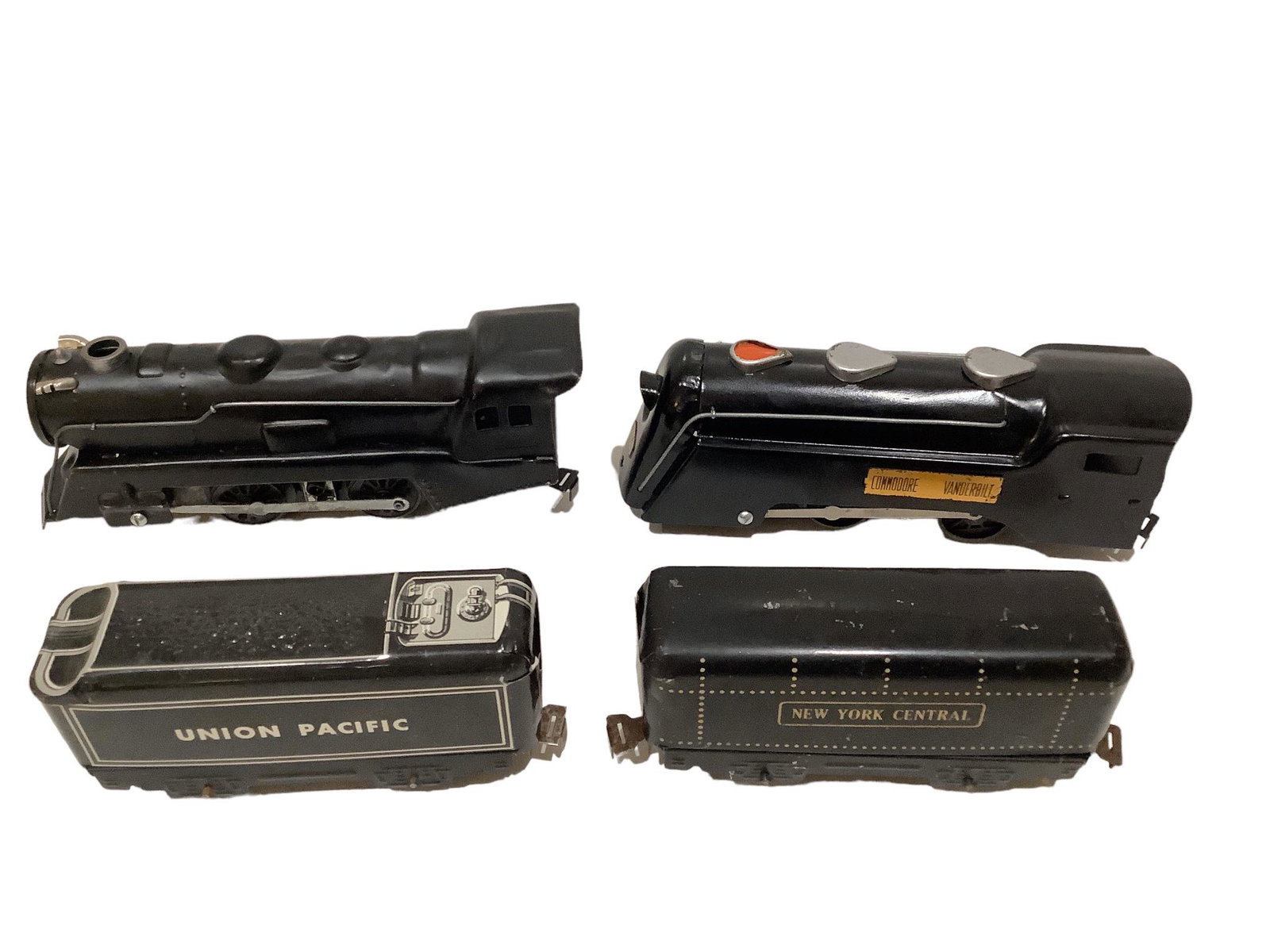 Marx Post War. Lot of 4 591 Marx electric engine and a 3551 UP tender and a. Marx 597 Commodore (1 of 2)