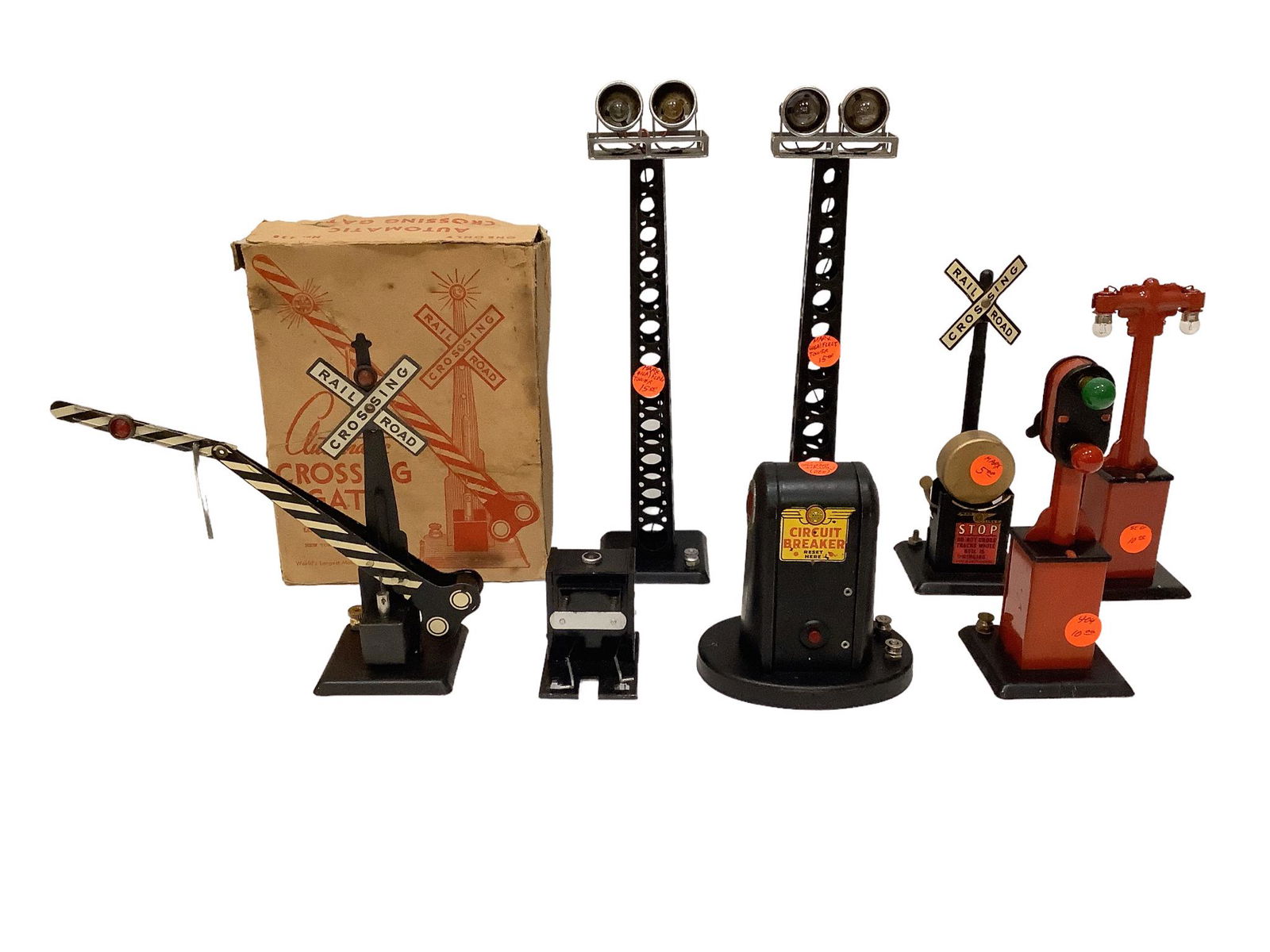 Marx Post War. Lot of accessories 8 438 crossing gate in original box, 2 ) 416a Led light towers, 1 (1 of 2)