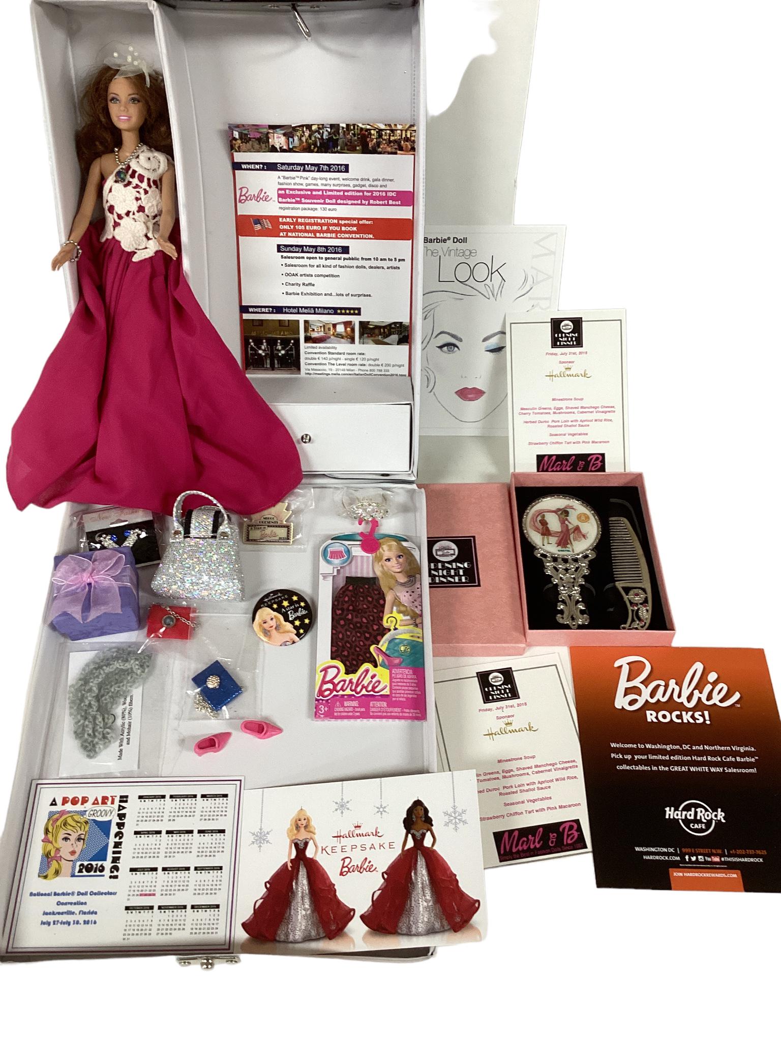 (1) Convention of Opening Night Dinner Gifts from 'NBDCC A Star Is Barbie' comes with a Barbie case (1 of 5)