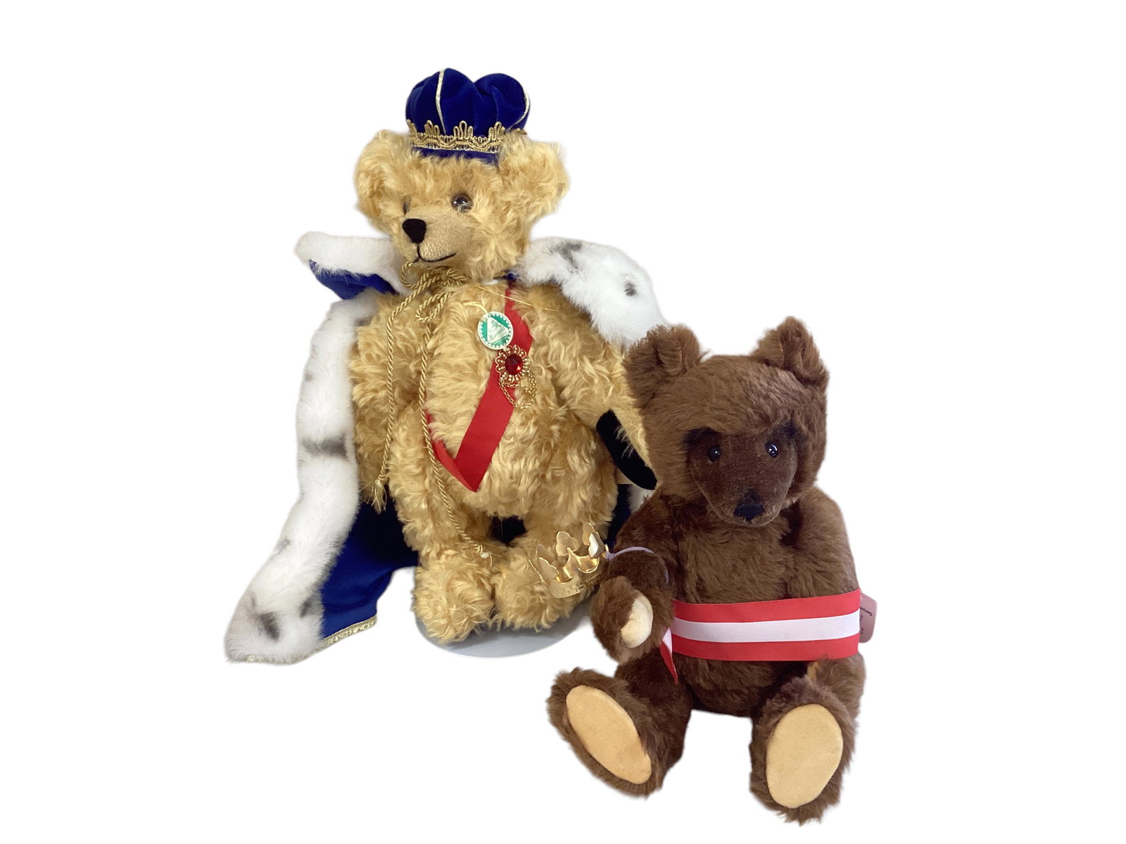 Collection of (2) bears including 16" Hermann "King Ludwig III" 46/500, blonde mohair, glass eyes, (1 of 4)