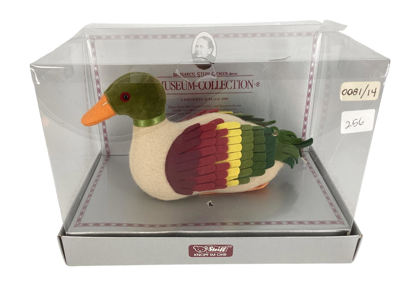 8" Steiff "Duck" (1892), #251 tagged and NIB. Box is somewhat dented.: 8" Steiff "Duck" (1892), #251 tagged and NIB. Box is somewhat dented.