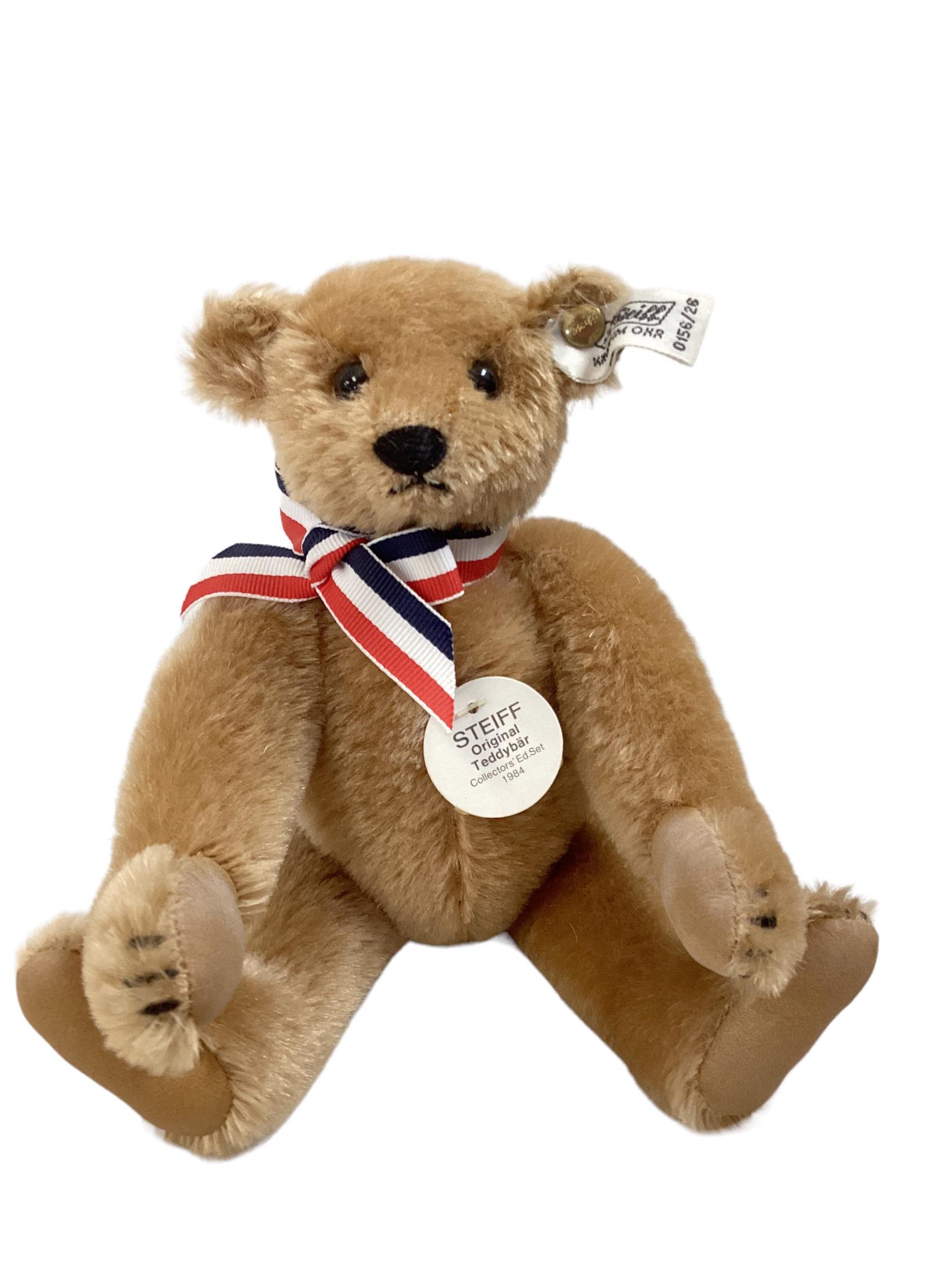 9" Steiff "Original Teddybär" tagged and COA.: 9" Steiff "Original Teddybär" tagged and COA.