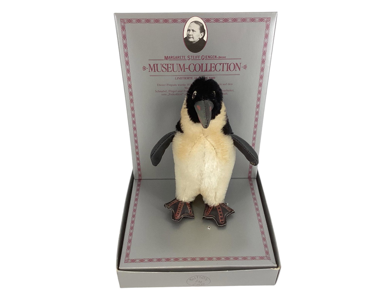 7" Steiff "Pinguin (1928) #3454, tagged, NIB. Box has dents.: 7" Steiff "Pinguin (1928) #3454, tagged, NIB. Box has dents.