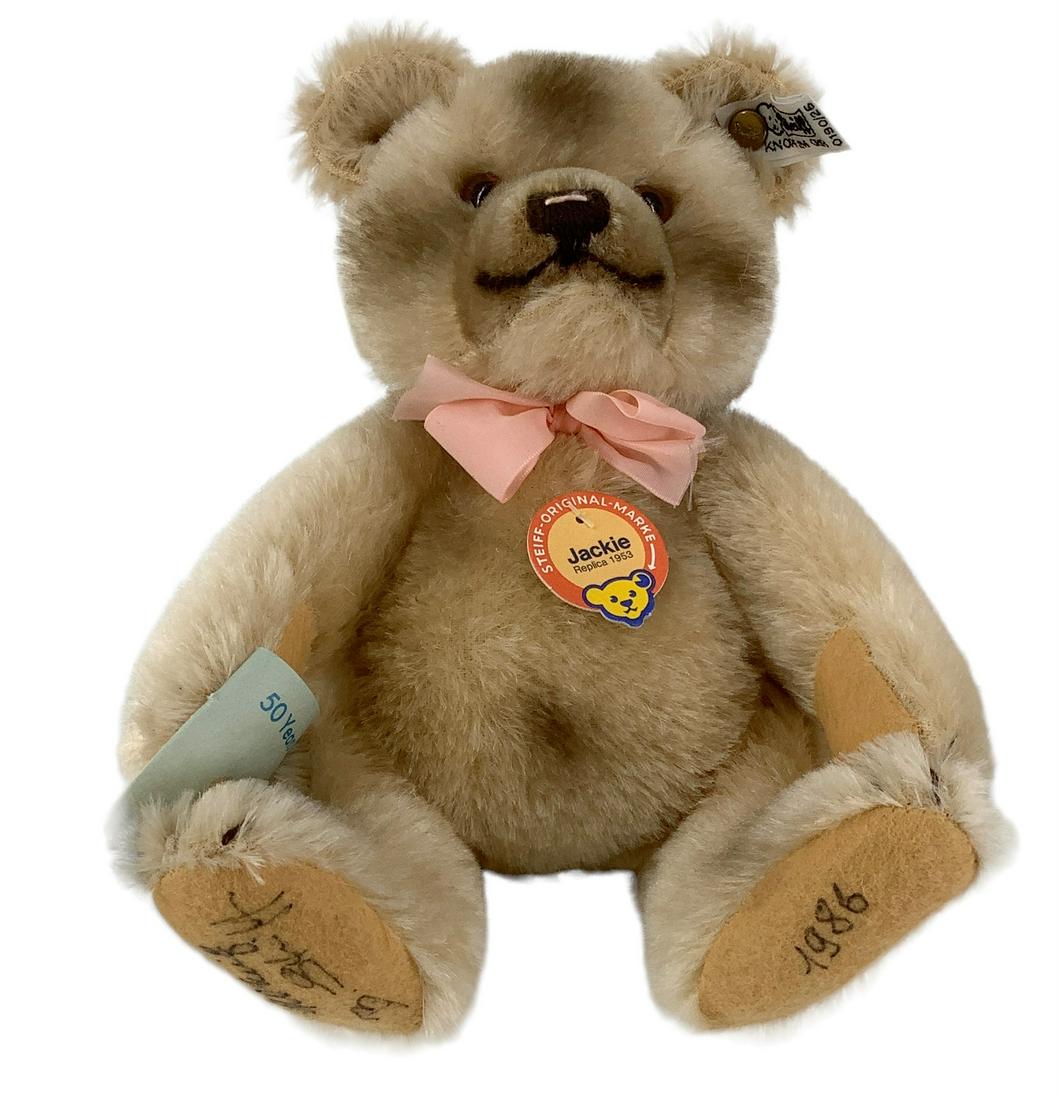 10" boxed 1986 Steiff Limited Edition Jackie (1953) #355/10,000, Tagged, COA.: 10" boxed 1986 Steiff Limited Edition Jackie (1953) #355/10,000, Tagged, COA.