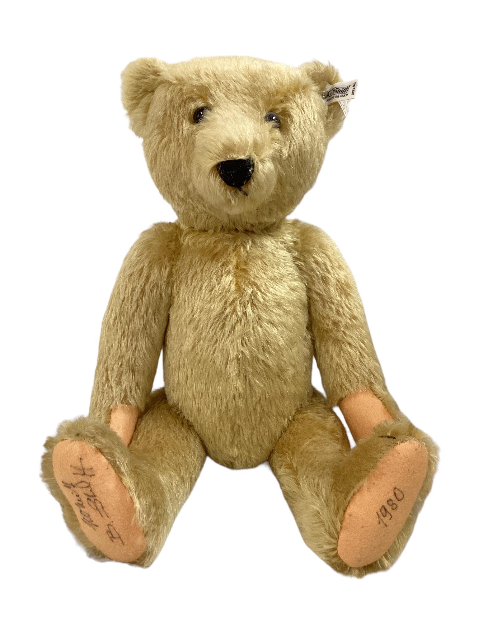 17" "Der Steiff Teddybar Von (1903) #3413, right foot is signed, tagged, NIB. Box in rough shape. (1 of 4)