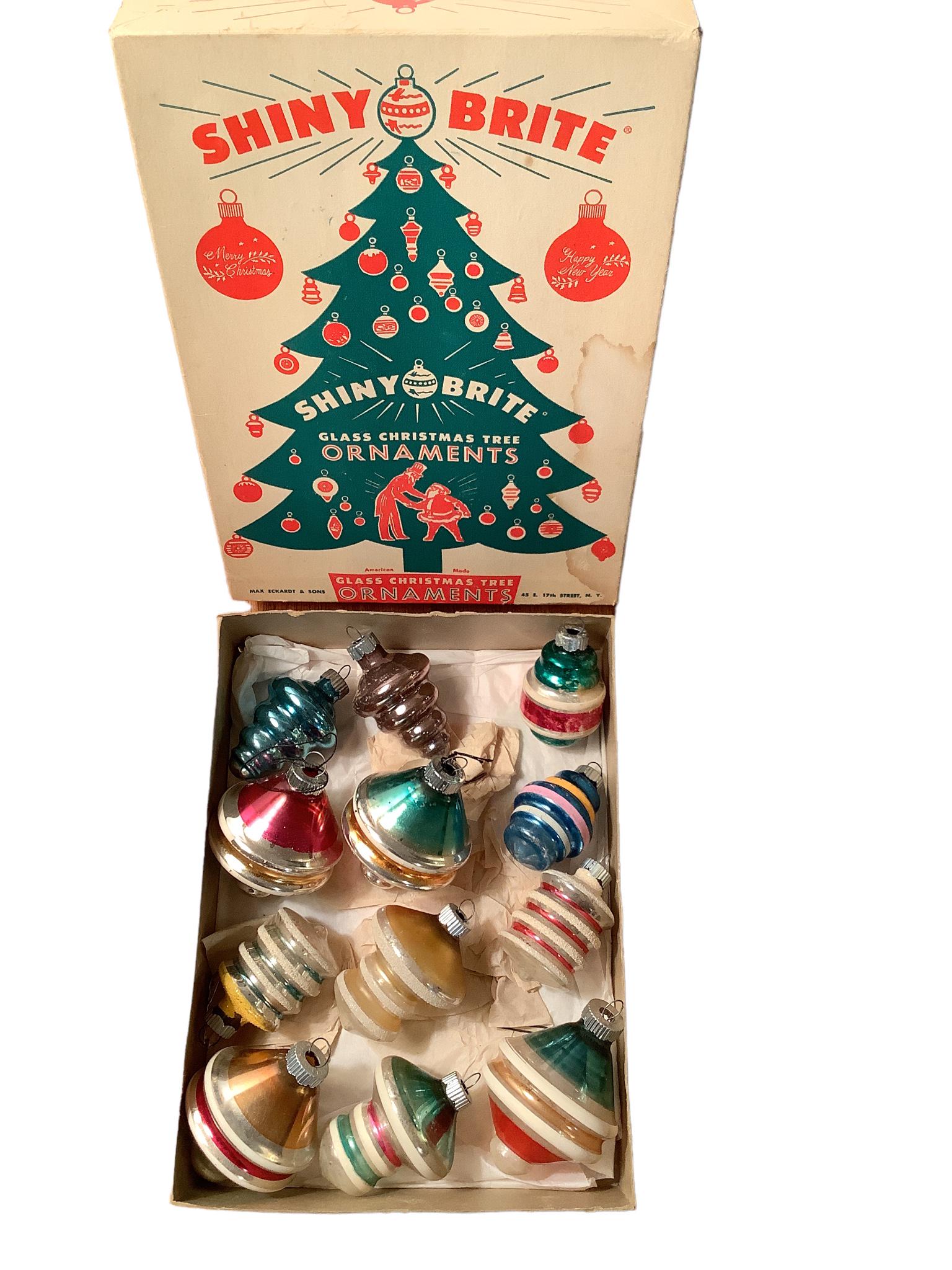 Vintage atomic era Shiny Brite ornaments. They do show wear. (1 of 1)