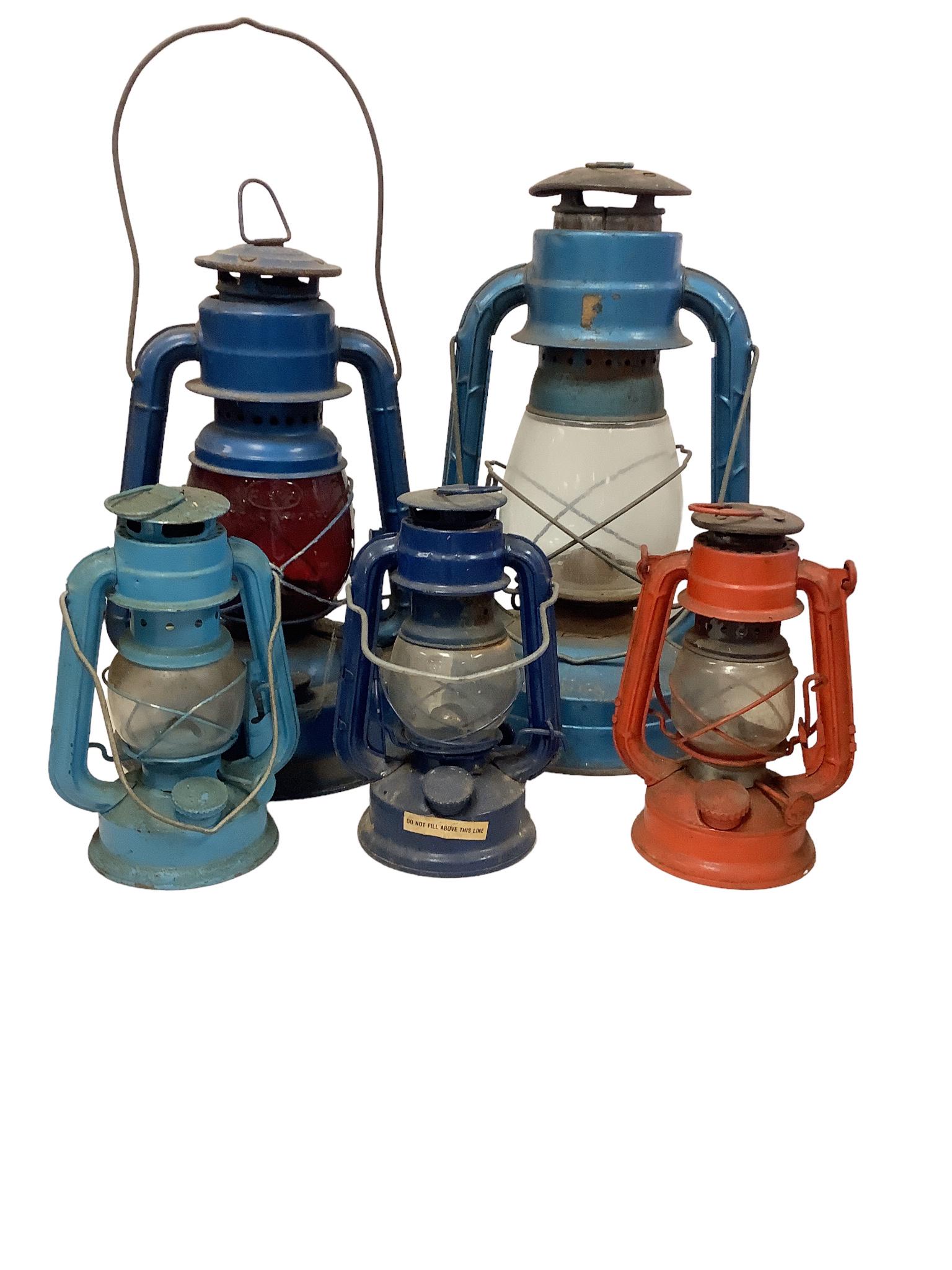 Lot of 5 vintage railroad style lanterns. Set of 3 small (7.5”) lanterns. One 11” (1 of 1)
