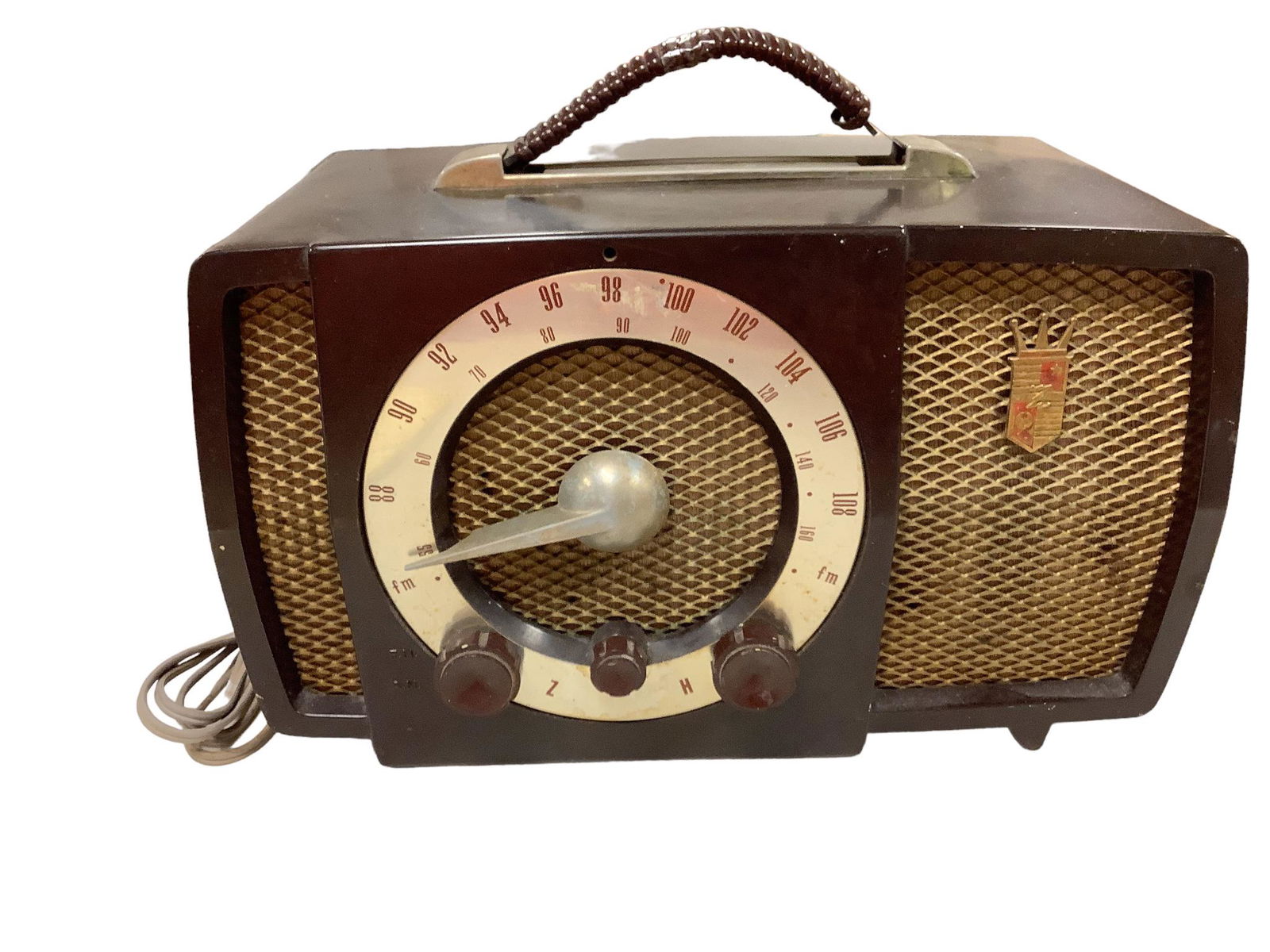 Vintage Zenith Electric Radio. 13” l x 7.25” w x 7.75” high.: Vintage Zenith Electric Radio. 13” l x 7.25” w x 7.75” high.