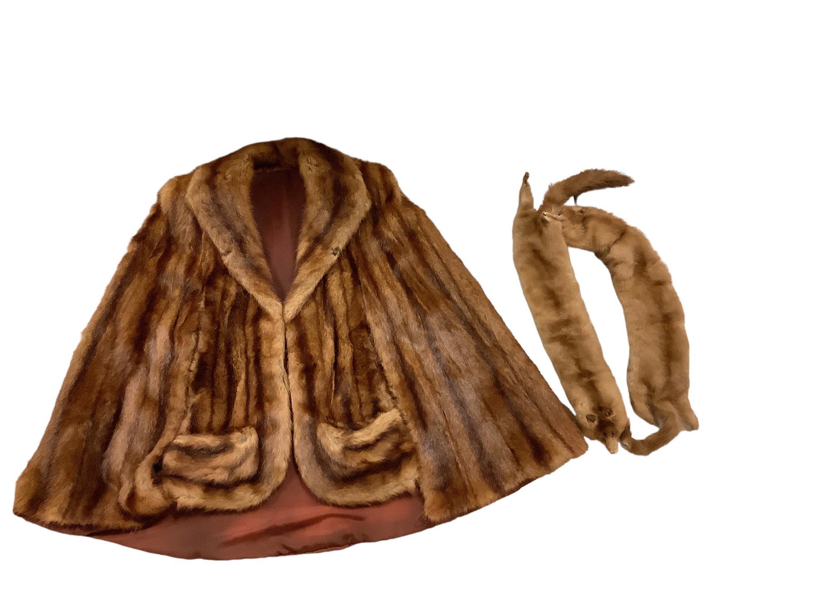 Lot including a natural mink fur cape and collar.: Lot including a natural mink fur cape and collar.