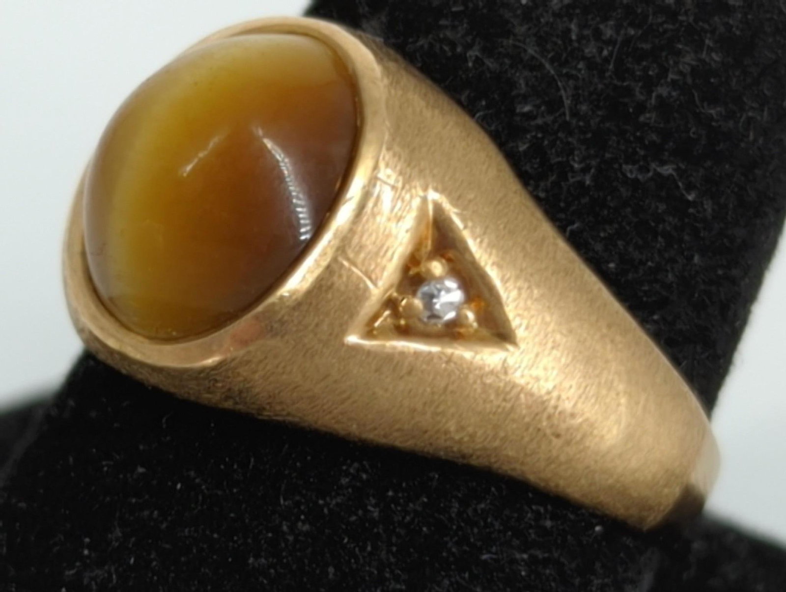 Men's 10kt Yellow Gold Ring with Cat's Eye Center Stone and Diamond Accents (1 of 7)