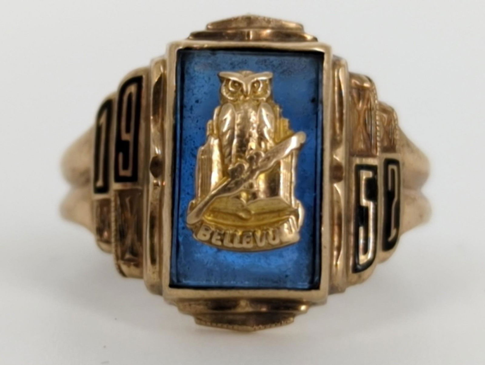 10kt Yellow Gold Class Ring (1 of 7)
