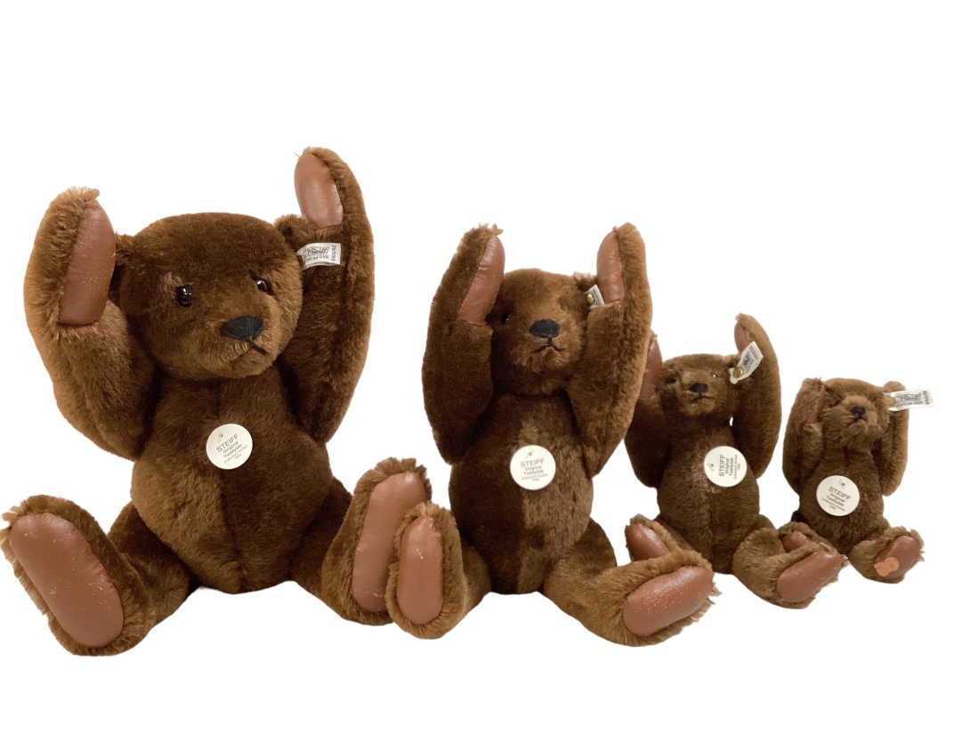 A family of (4) Steiff Club bears including 7", 9", 12" & 16" brown mohair, button eyes, jointed, se (1 of 3)
