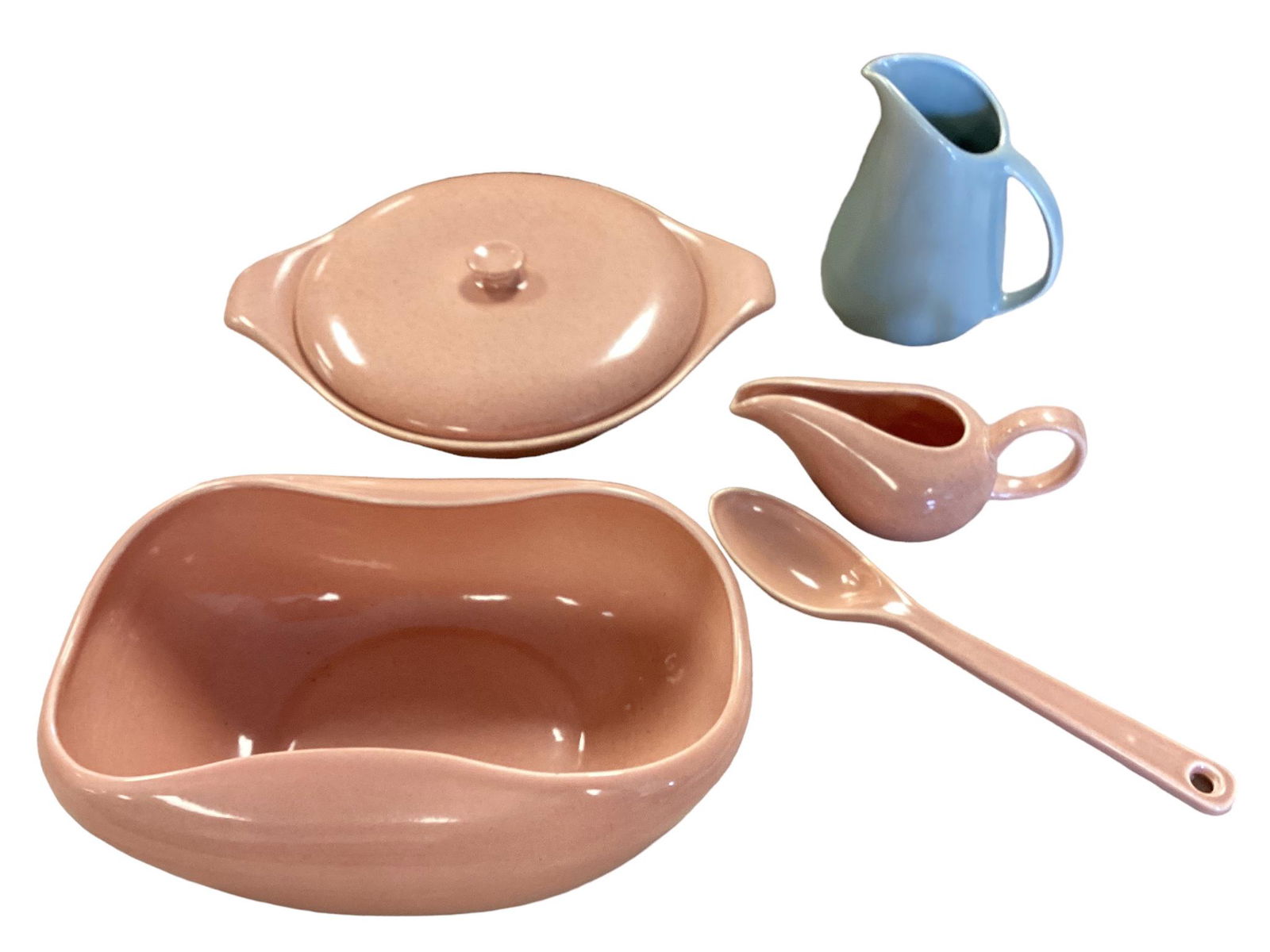 Russel Wright Mid-Century Dishes: Marked Rolled Edge Bowl, Covered Casserole, Gravy Boat, Spoon, Small Pitcher. (5) pieces in all, in ice blue & coral. Pitcher is 6-1/2î tall to rim of spout, serving spoon is 10-1/2î, more.