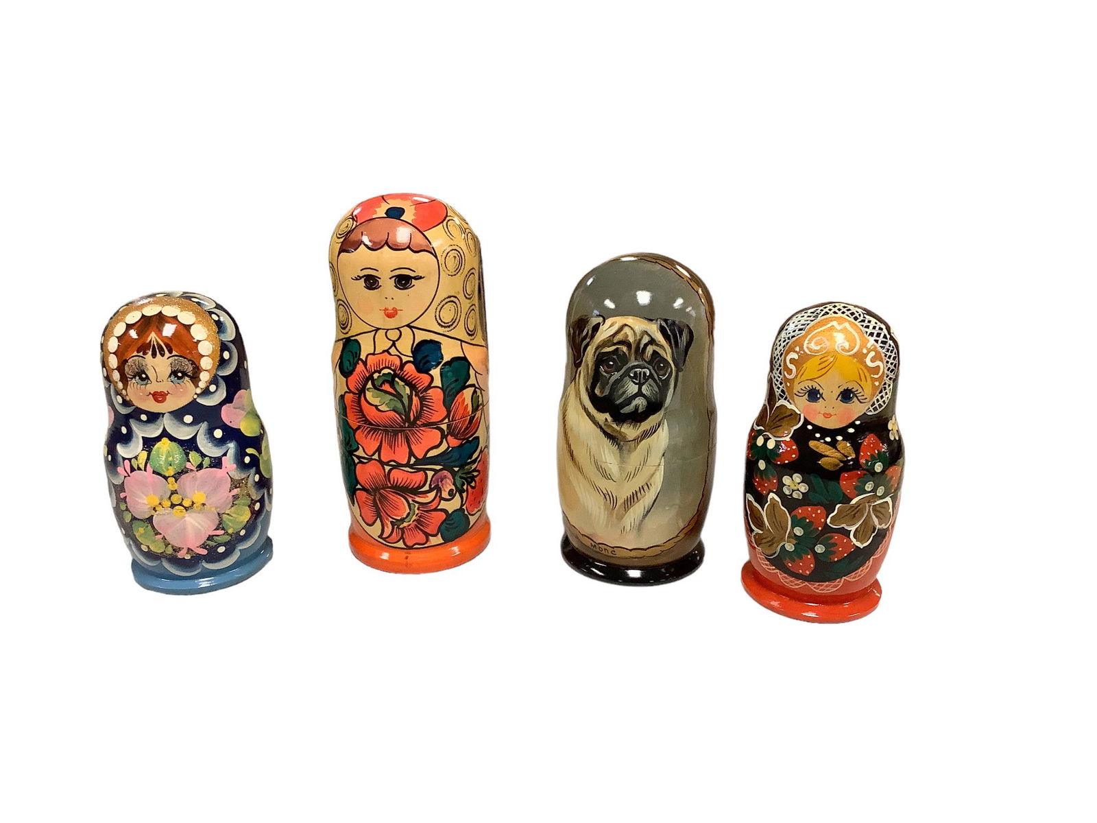 Russian Matryoshka Nesting Dolls: Russian Matryoshka Nesting Dolls (4) Dolls ranging from 6.5î H to 8.5î H.