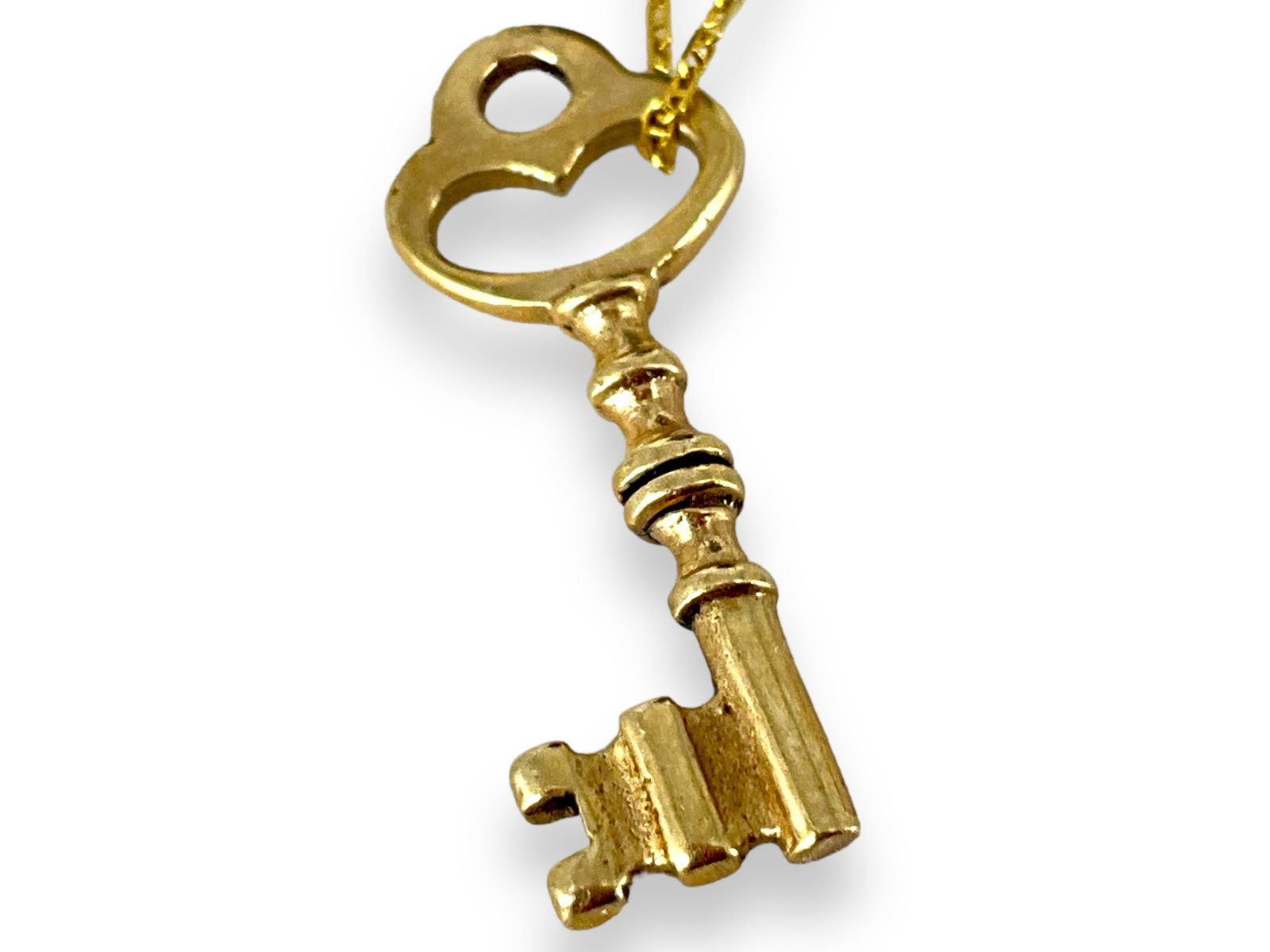 Gold Necklace With Pendant (1 of 4)