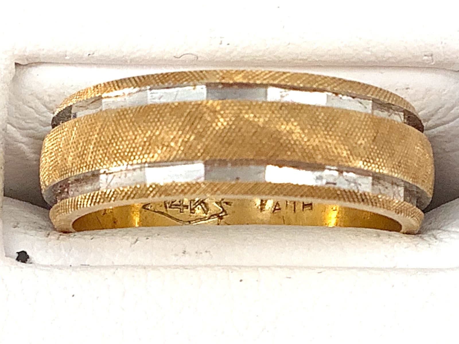 Lovely Vintage 14kt Dual Tone Ring (1 of 5)