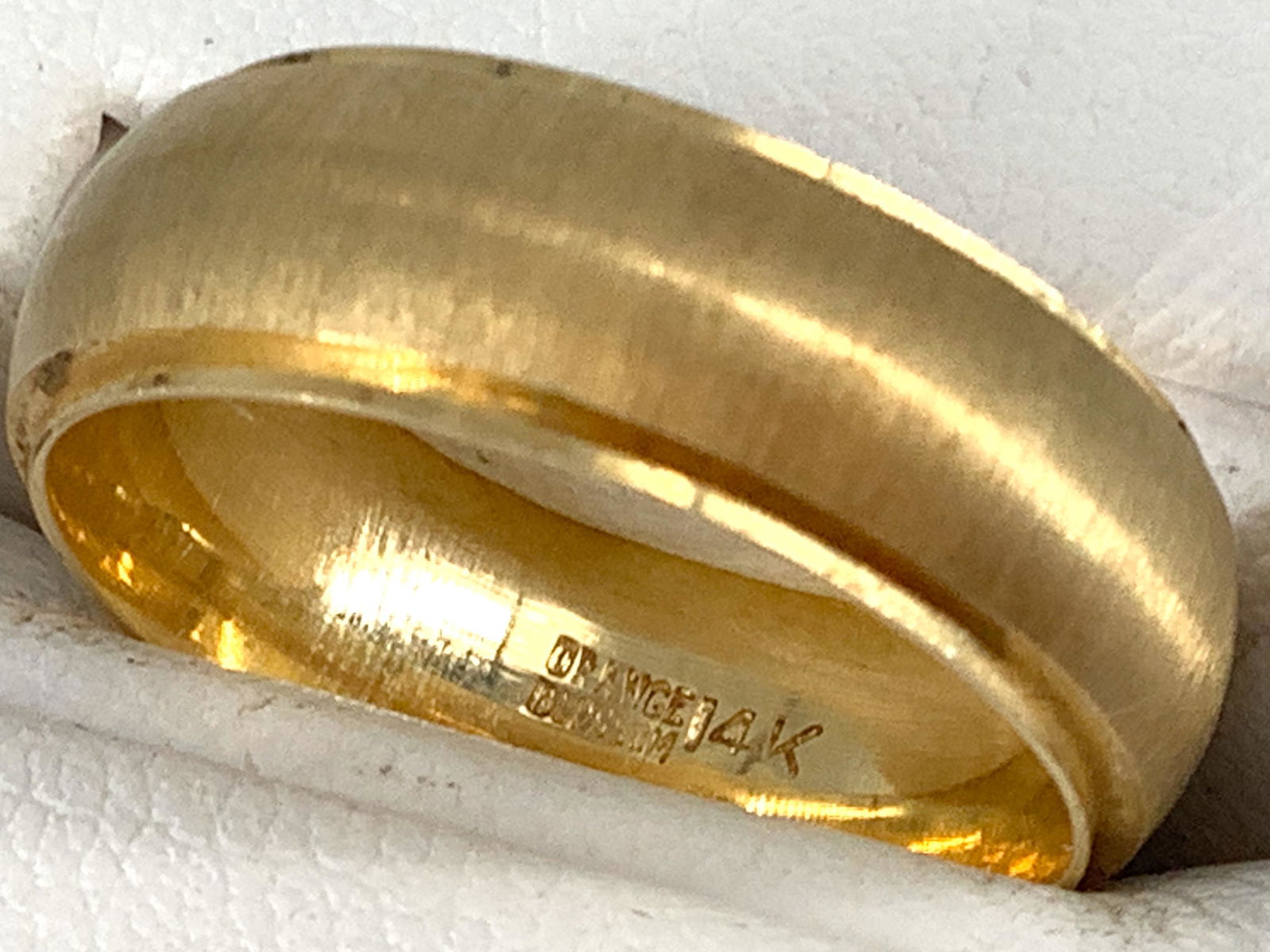 Lovely Vintage 14kt Yellow Gold Orange Blossom Ring: Lovely Vintage 14kt Yellow Gold Orange Blossom Ring Size (5.5) (5.8mm wide) straight shank ring with a satin finish accented with polished edges, stamped and tested with the original sale tag (5.6 gra