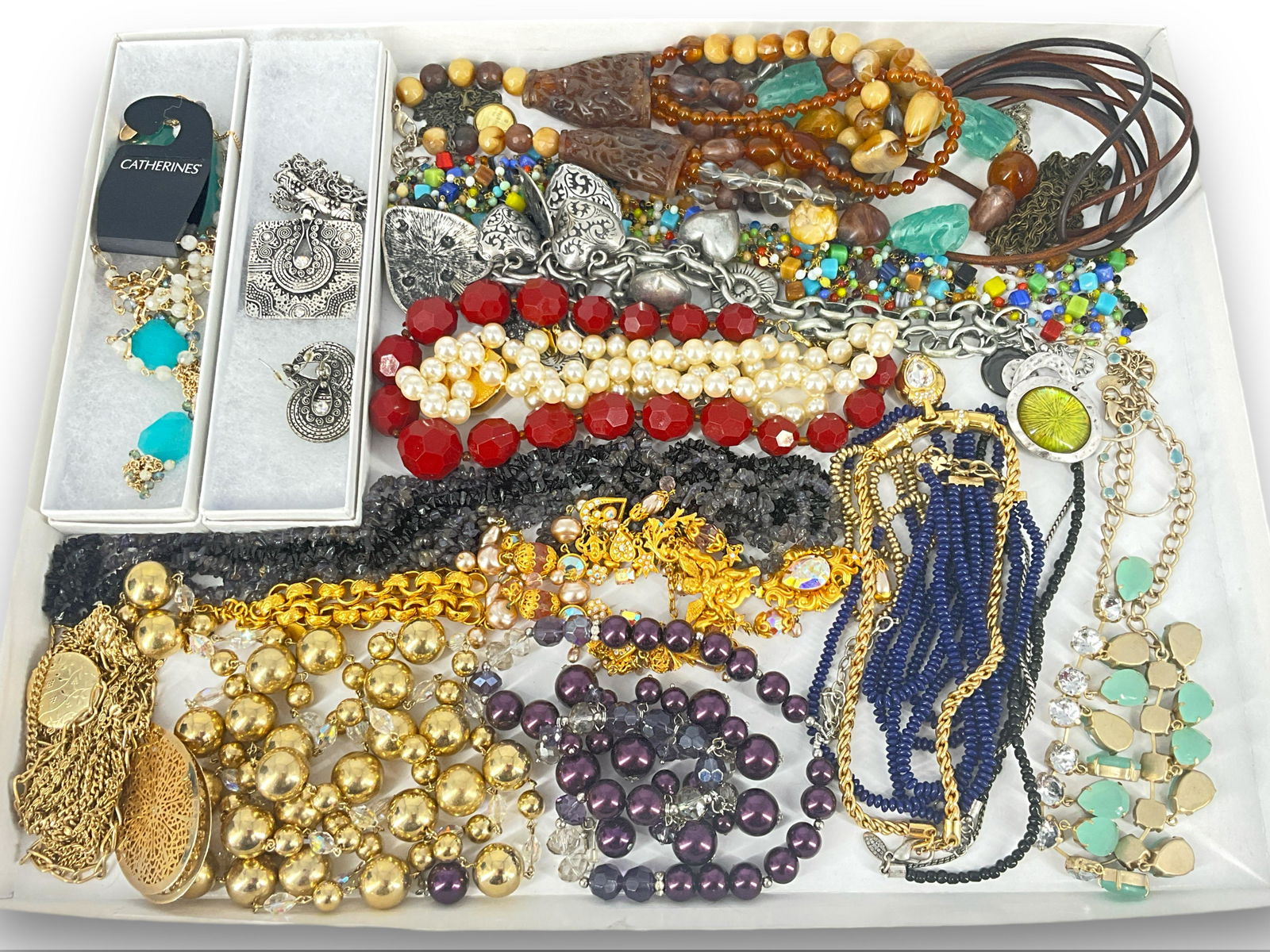 Assortment of Modern Fashion Jewelry & Accessories (1 of 11)