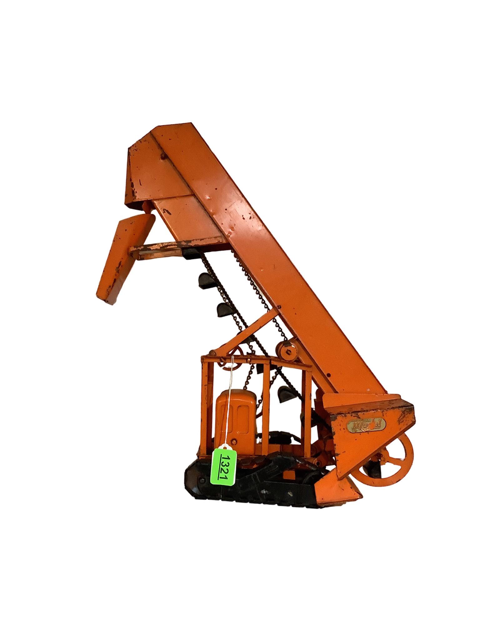 Model Toys Pressed Steel ìBarber Greene Elevator Bucket Loaderî (1 of 1)